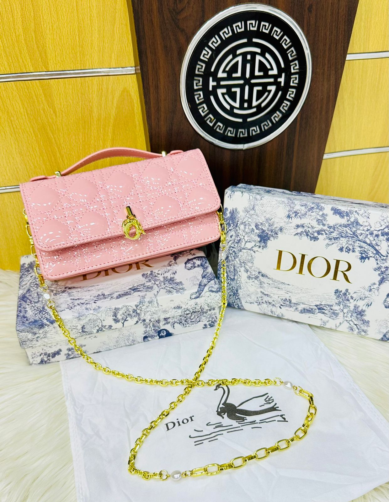 Famous CD Chris-tian Di-or Shoulder Bag for Women