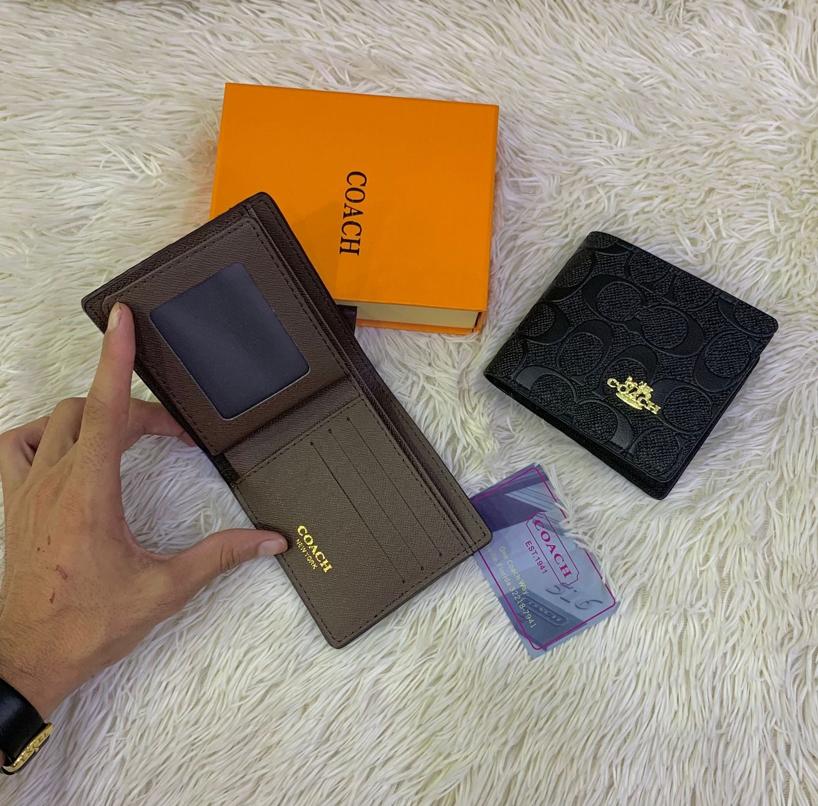 Coach Men’s Wallet – Classic & Sleek