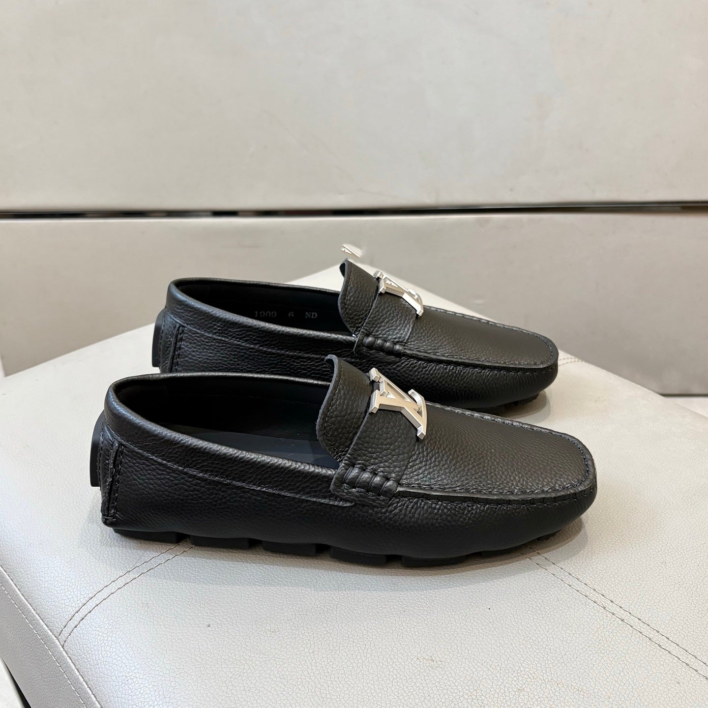 1:1 L v Premium Loafer Shoes for Men Pre Order