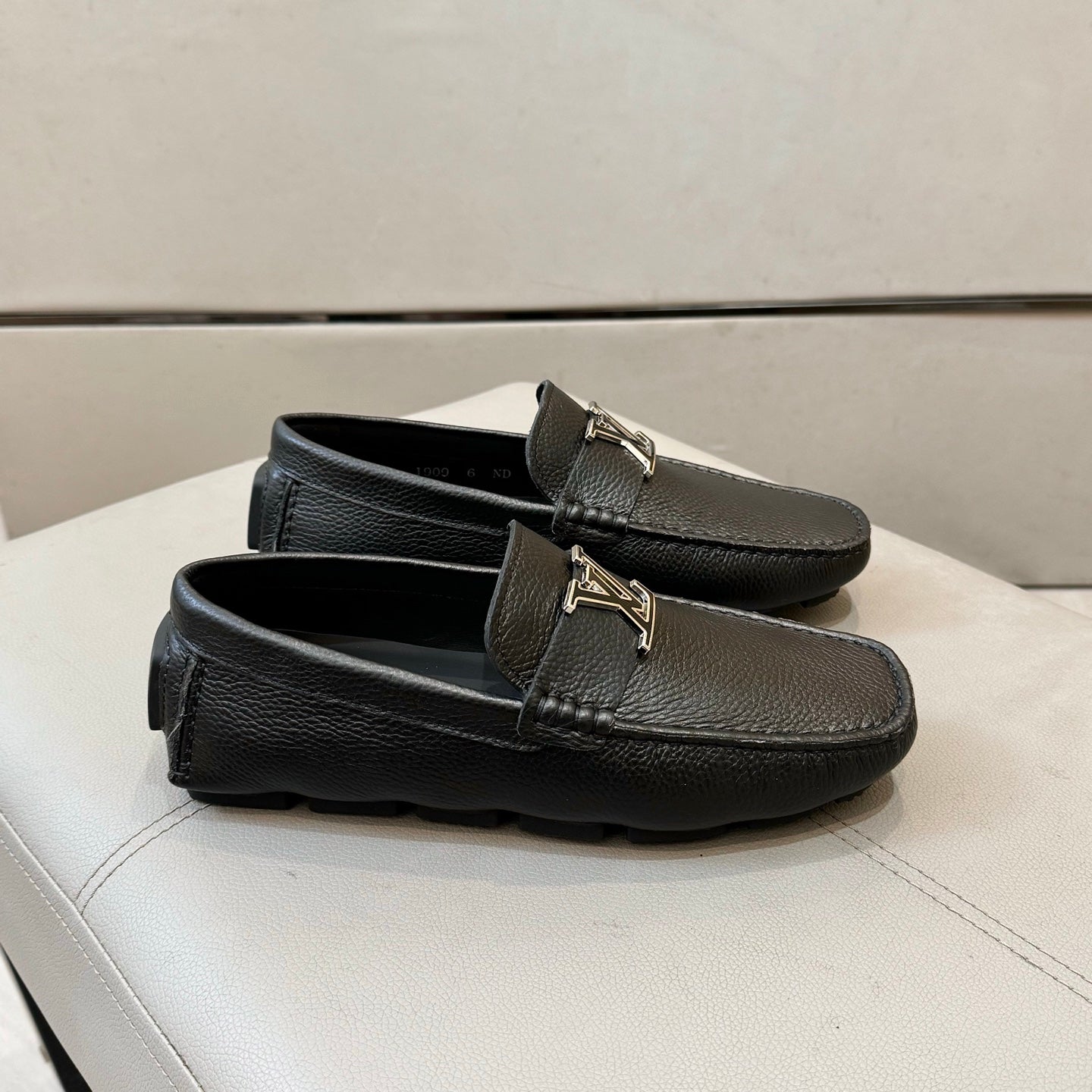 1:1 Lvui Premium Loafer Shoes for Men Pre Order