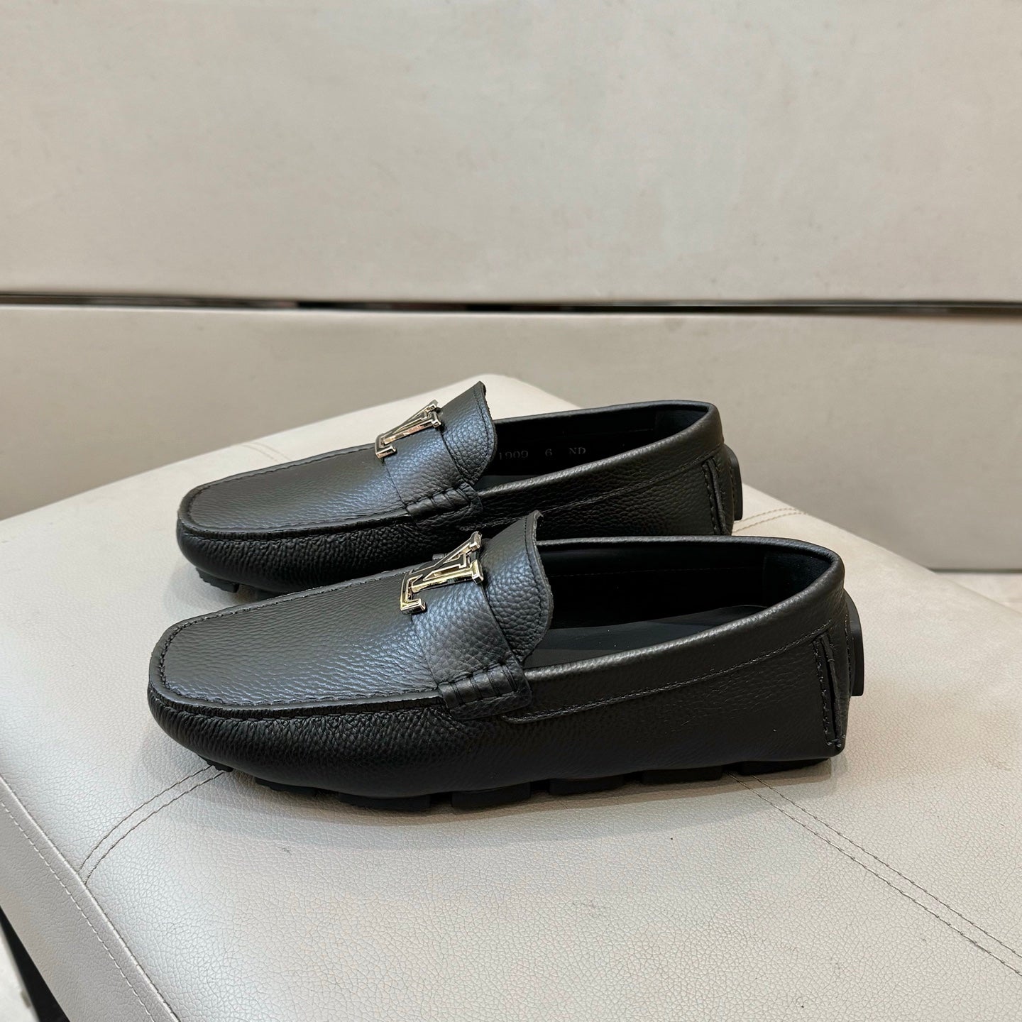 1:1 Lvui Premium Loafer Shoes for Men Pre Order
