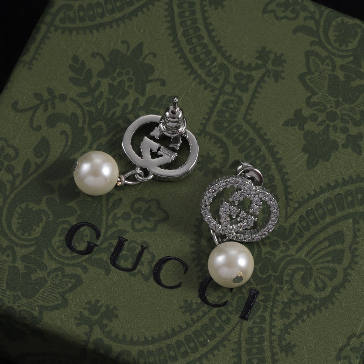 Guci Pearl Drop Stud Earrings for Women