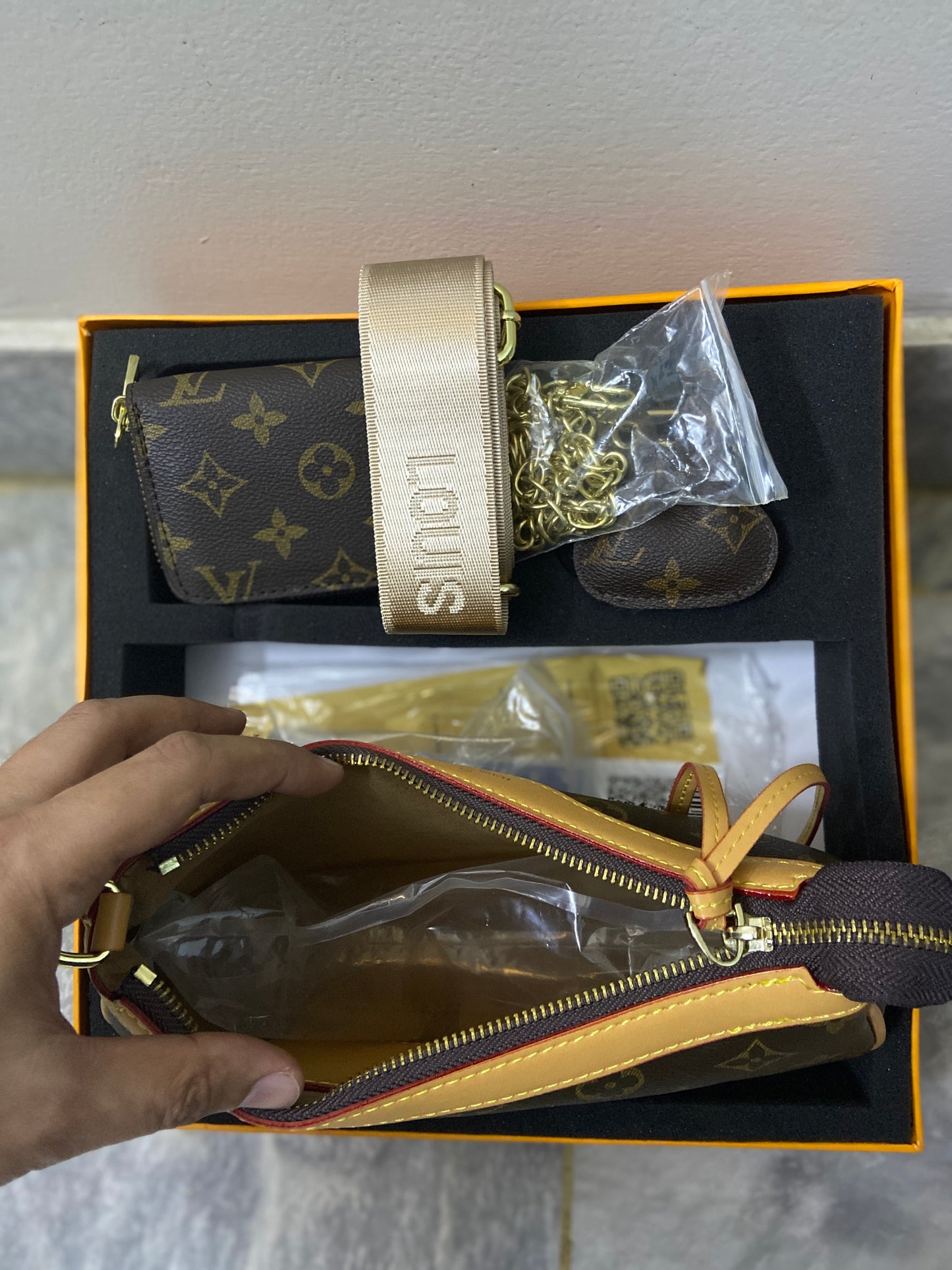 L-V Lou-is Vui-tton Shoulder / Crossbody bag with keychain and wallet gift box 3 in 1 for Women