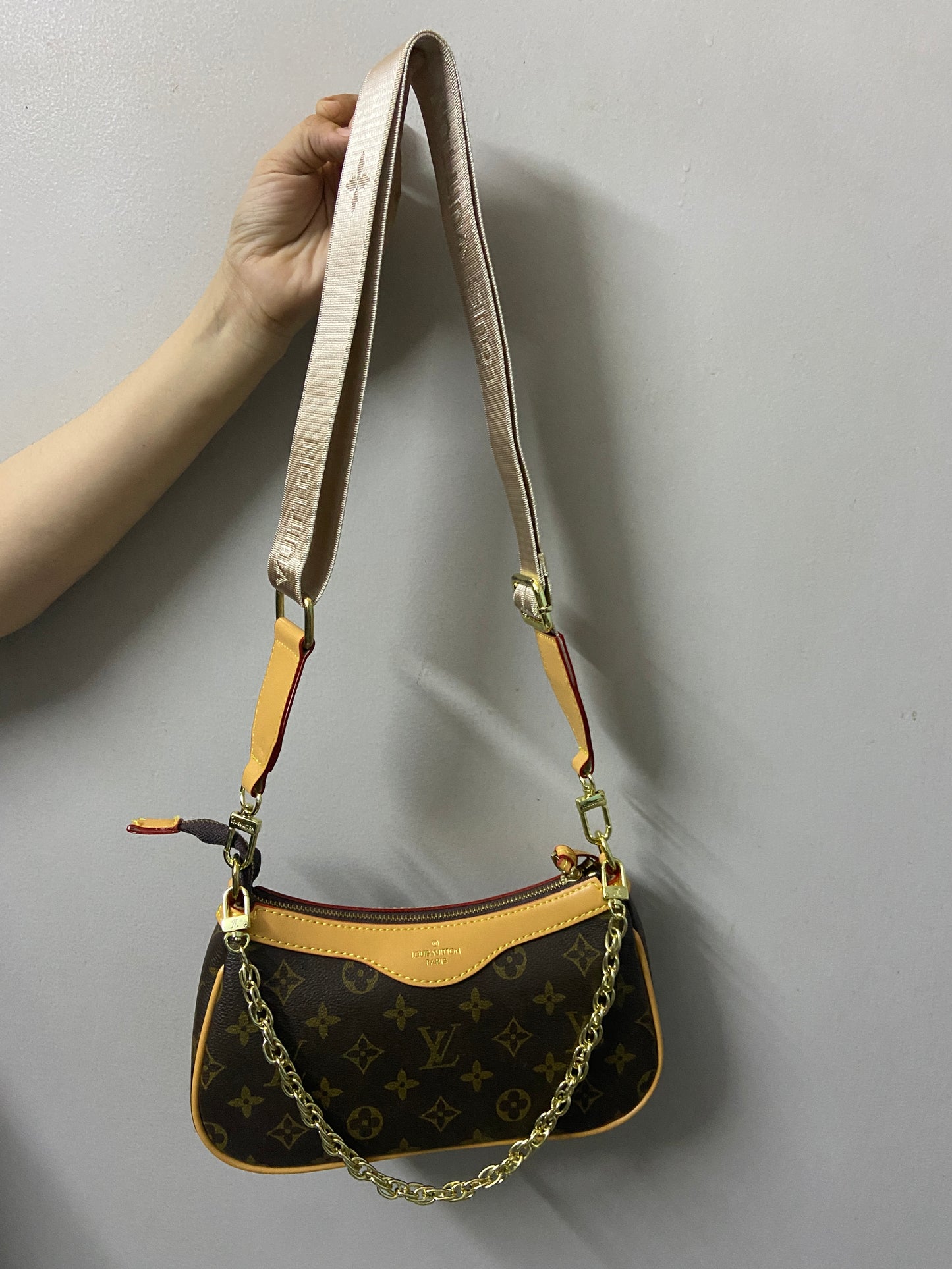 L-V Lou-is Vui-tton Shoulder / Crossbody bag with keychain and wallet gift box 3 in 1 for Women