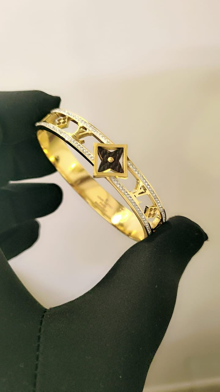 Famous Brand L-V Lou-is Vui-tton Bracelet for Women