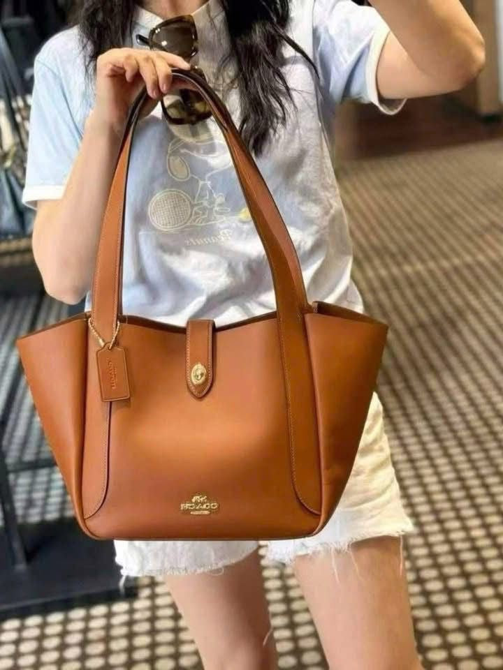 Coach Hardley Turnlock Tote bag for Women