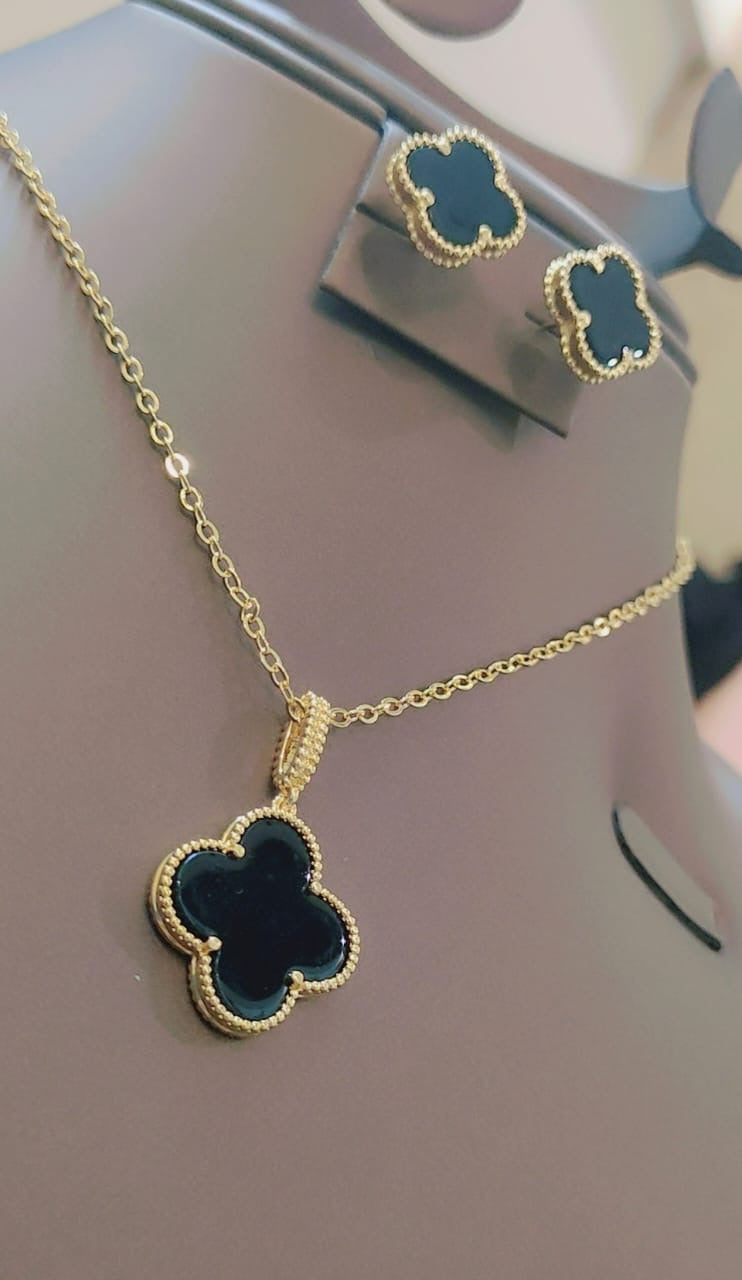 Premium Quality Van Cleef and Arpels Necklace and Studs Set for Women