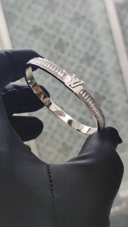 L-V Bangle Bracelet for Women