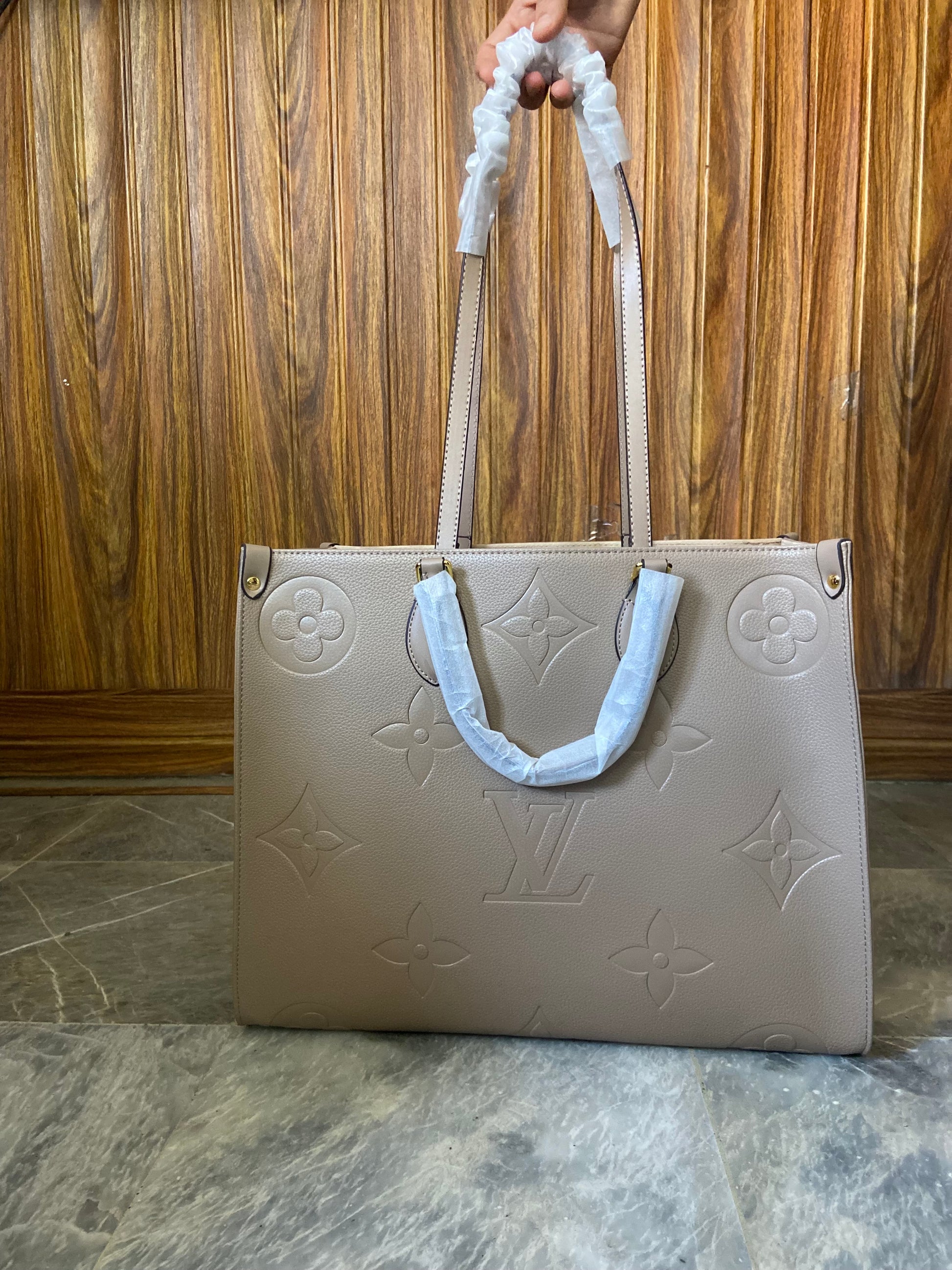 Louis Vuitton LV On-The-Go GM Size