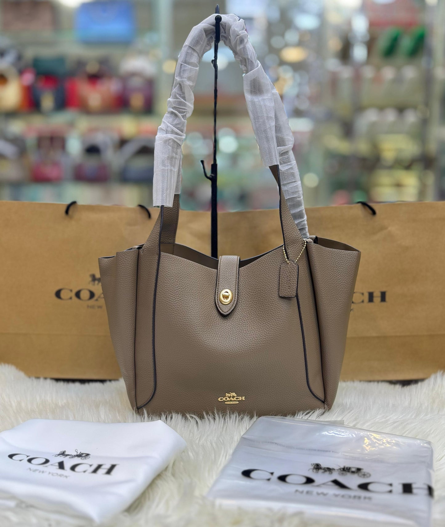 Coach Hardley Turnlock Tote bag for Women