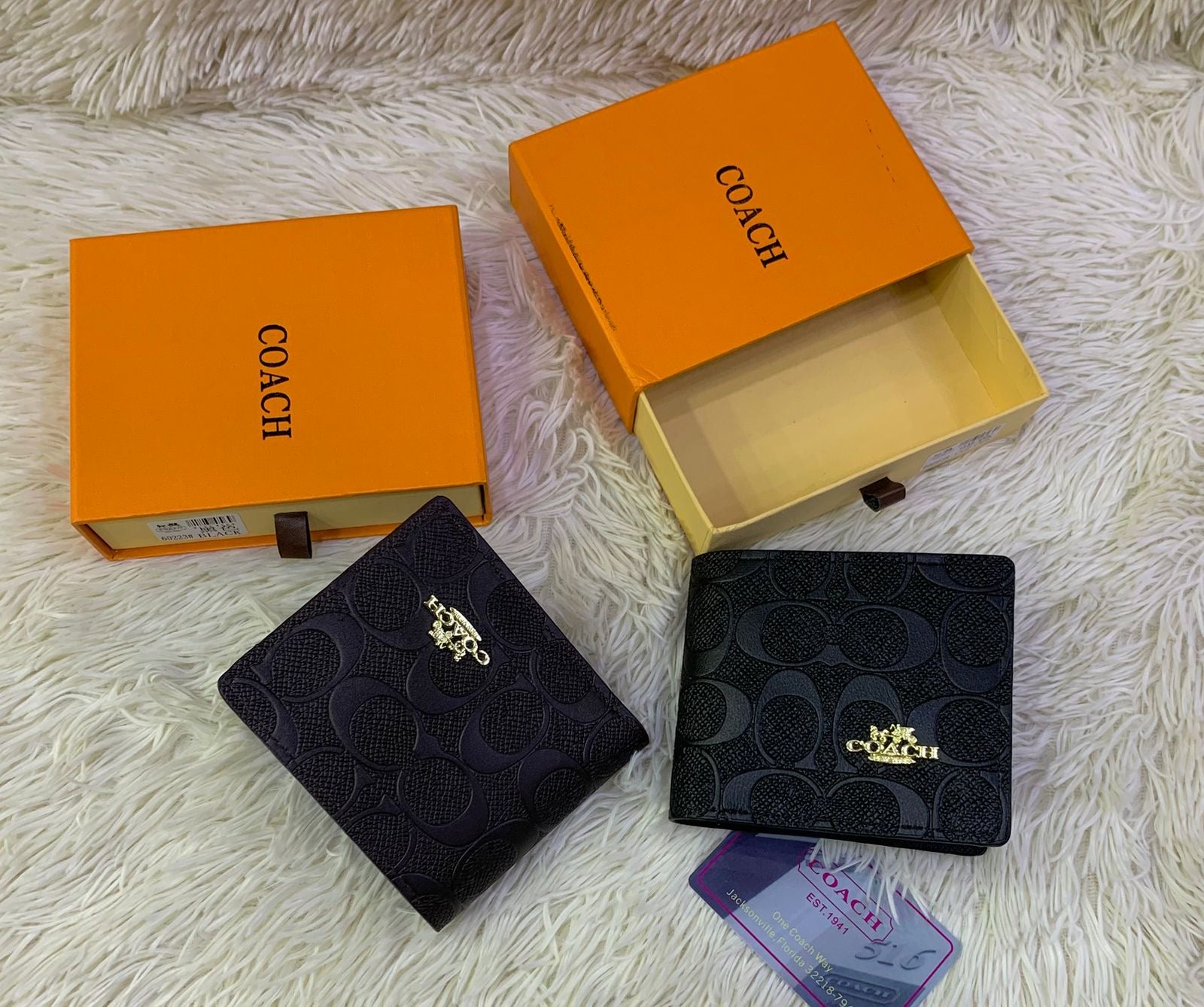 Coach Men’s Wallet – Classic & Sleek