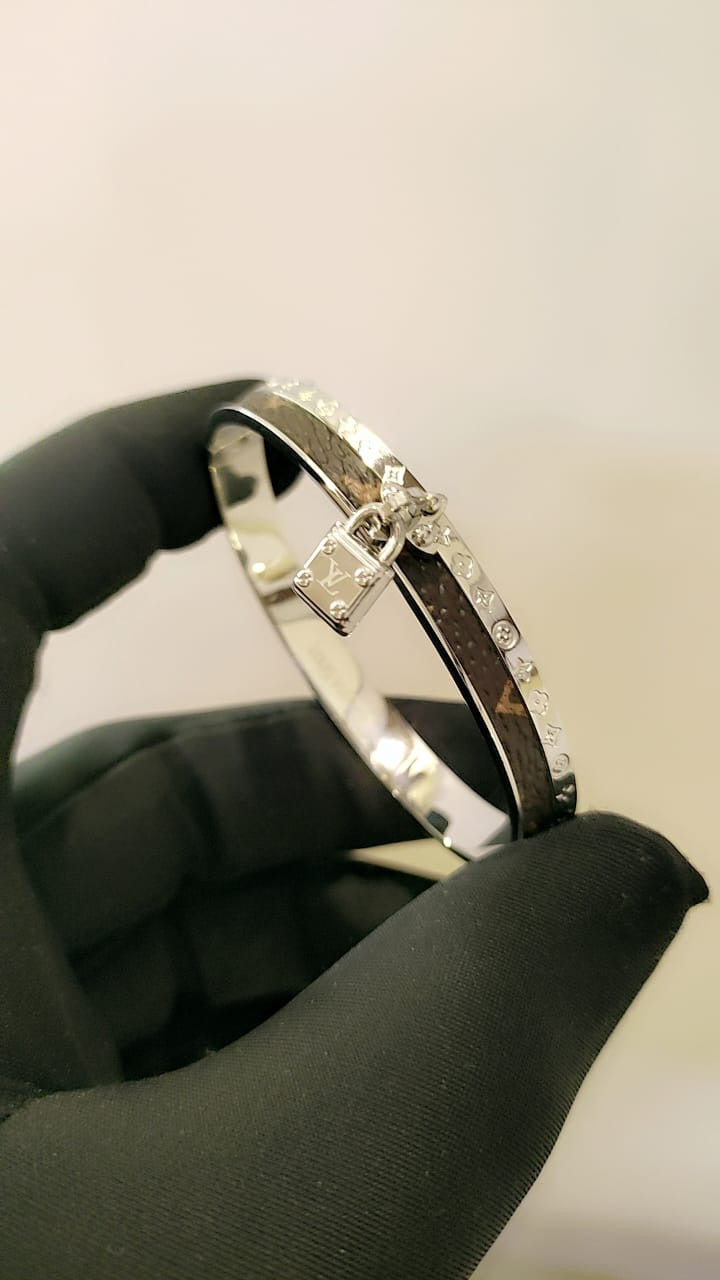 Famous Brand L-V Lou-is Vui-tton Bracelet for Women