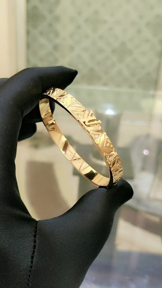 L-V Bangle Bracelet for Women