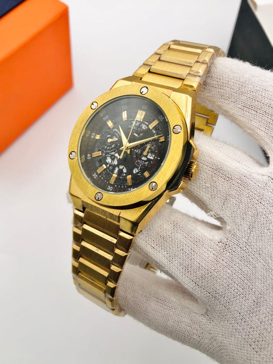 Hublot with date Gold