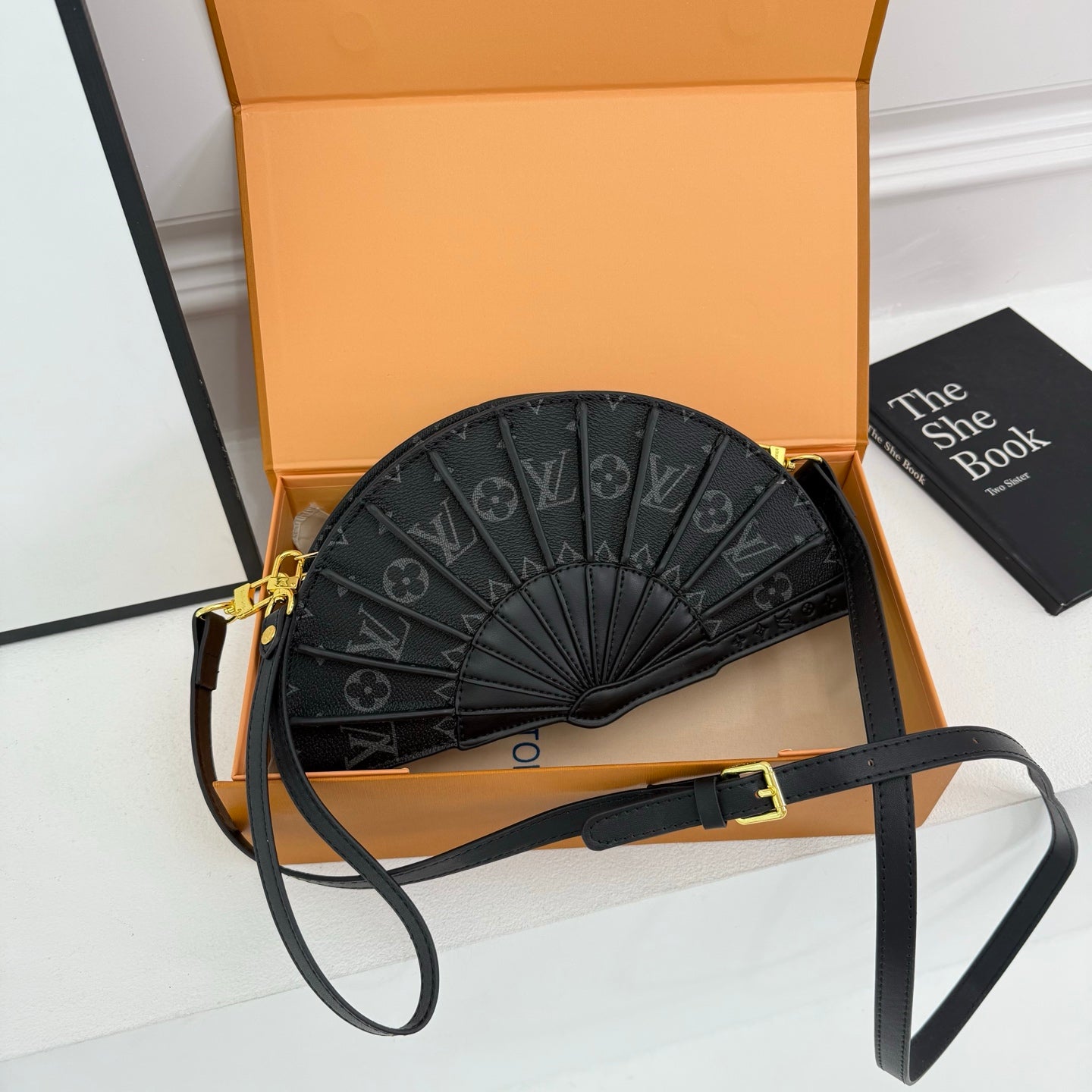 Luxury Brand LV Lou-is Vui-tton Fan shape Shoulder bag for Women Pre order