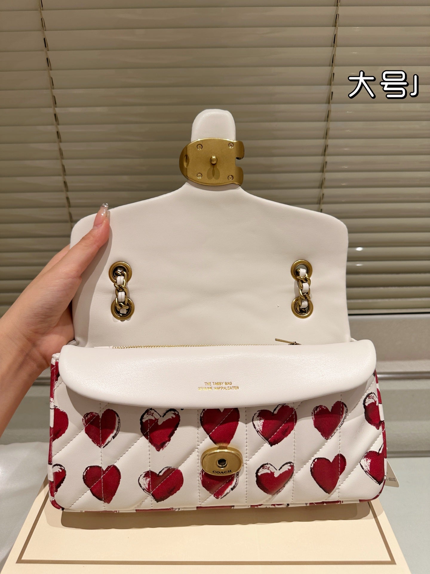 Luxury Brand Co-ach Tabby 20 Quilted with Heart Prints Shoulder Bag (Pre Order)