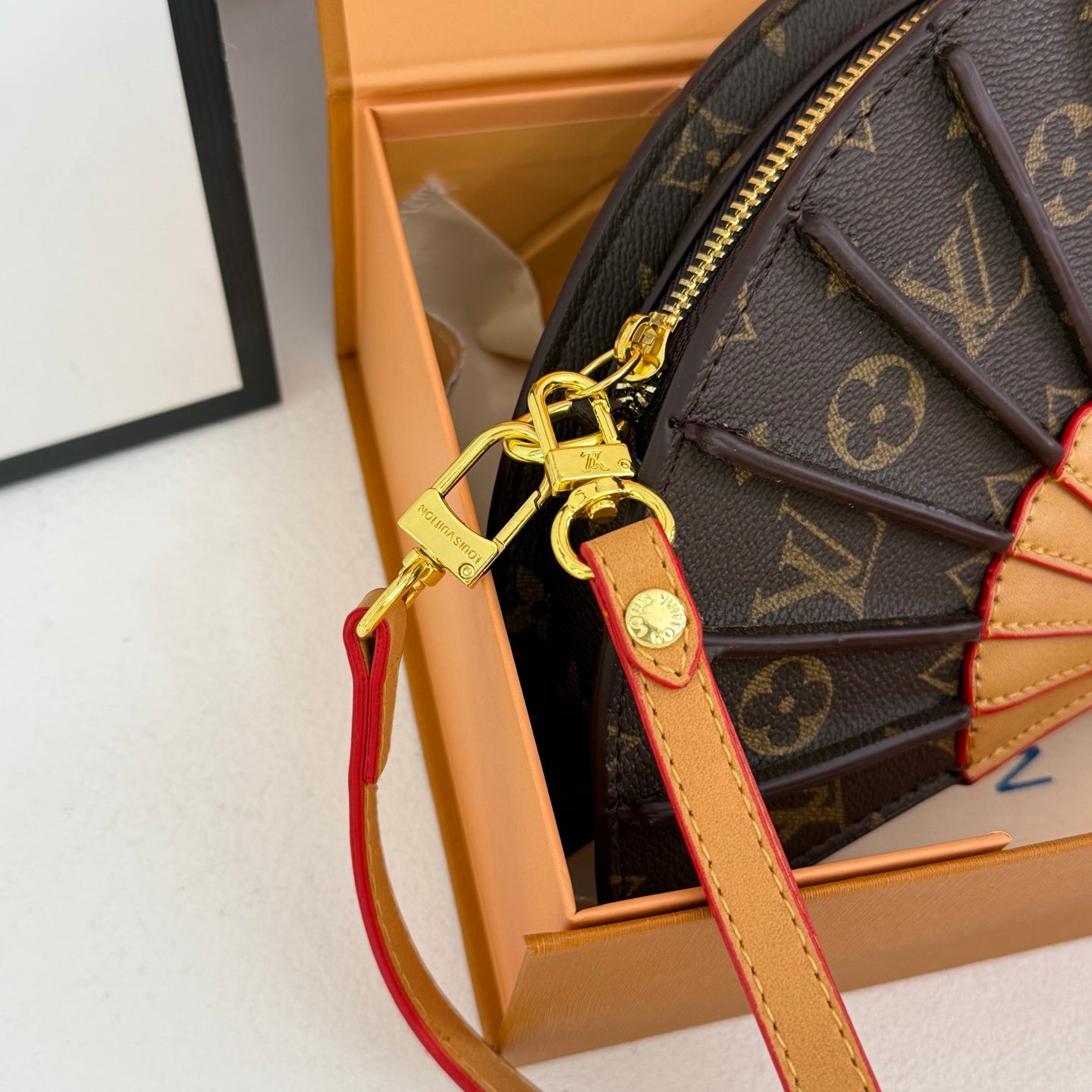 Luxury Brand LV Lou-is Vui-tton Fan shape Shoulder bag for Women Pre order