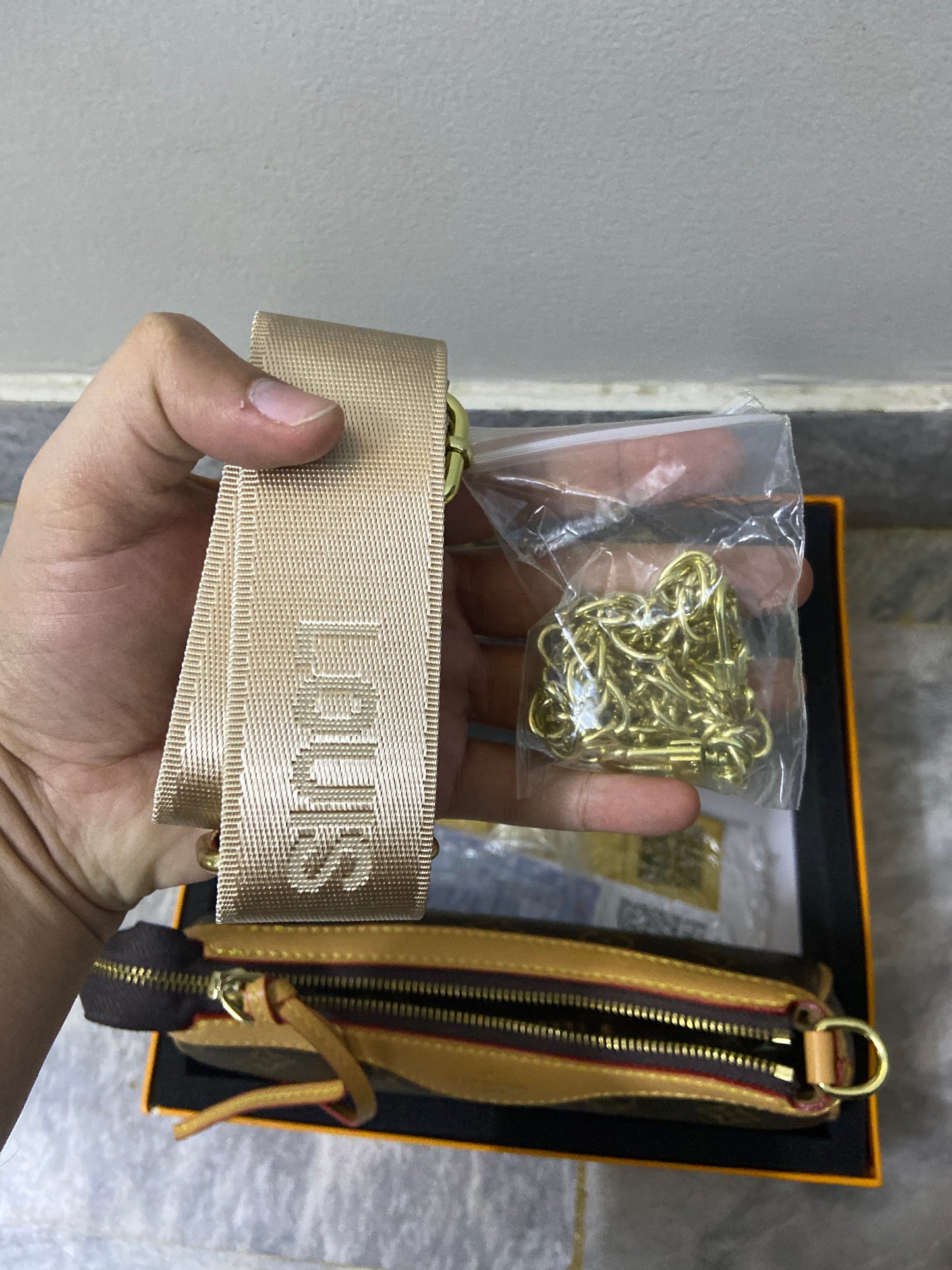 L-V Lou-is Vui-tton Shoulder / Crossbody bag with keychain and wallet gift box 3 in 1 for Women