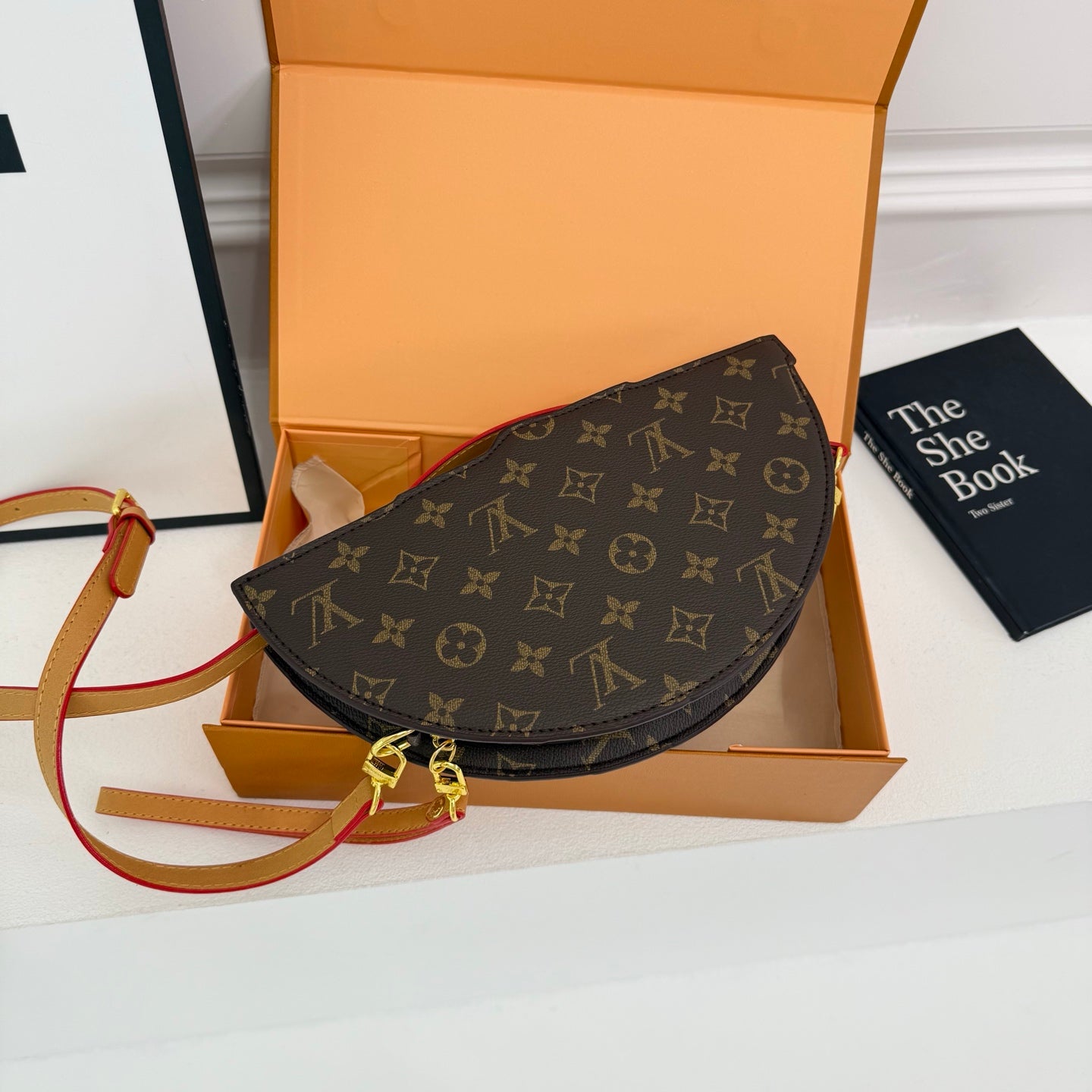 Luxury Brand LV Lou-is Vui-tton Fan shape Shoulder bag for Women Pre order