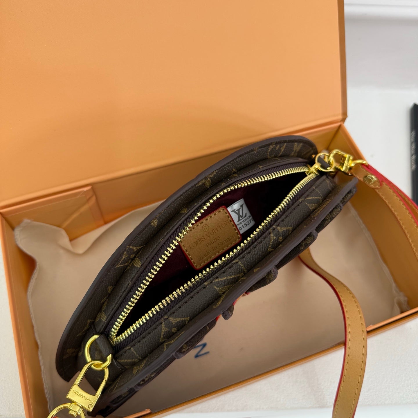 Luxury Brand LV Lou-is Vui-tton Fan shape Shoulder bag for Women Pre order