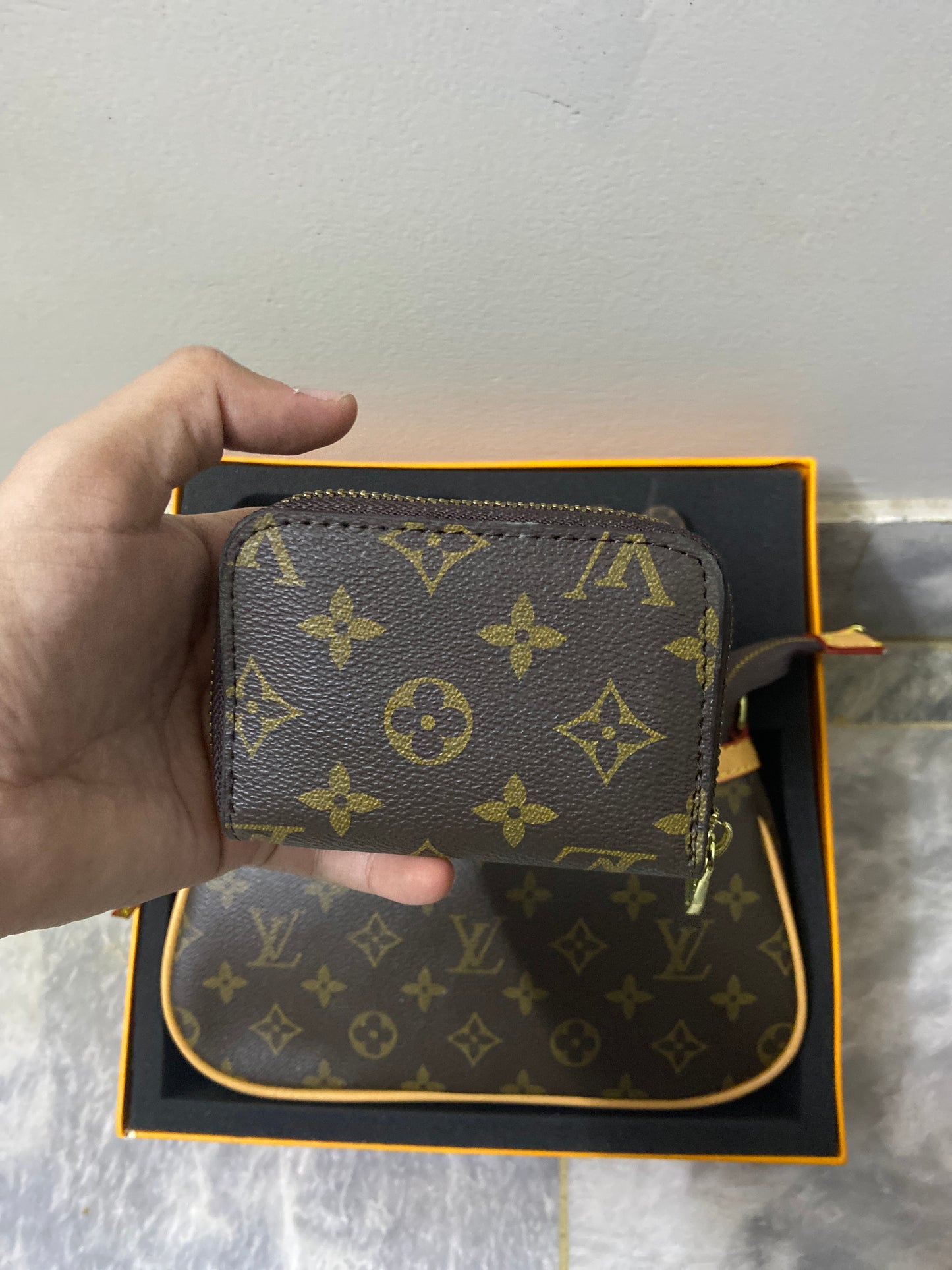 L-V Lou-is Vui-tton Shoulder / Crossbody bag with keychain and wallet gift box 3 in 1 for Women