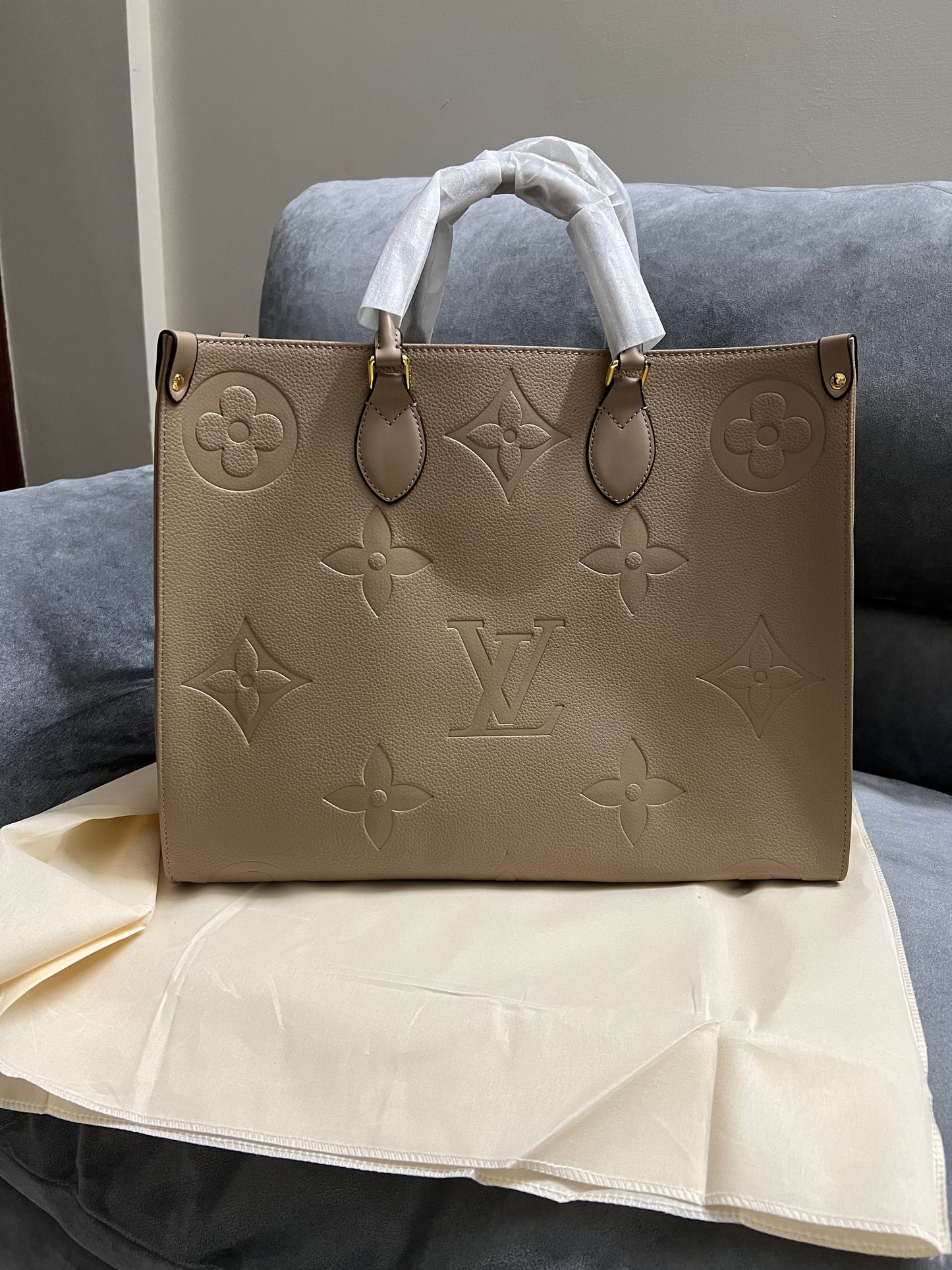 Louis Vuitton LV On-The-Go GM Size
