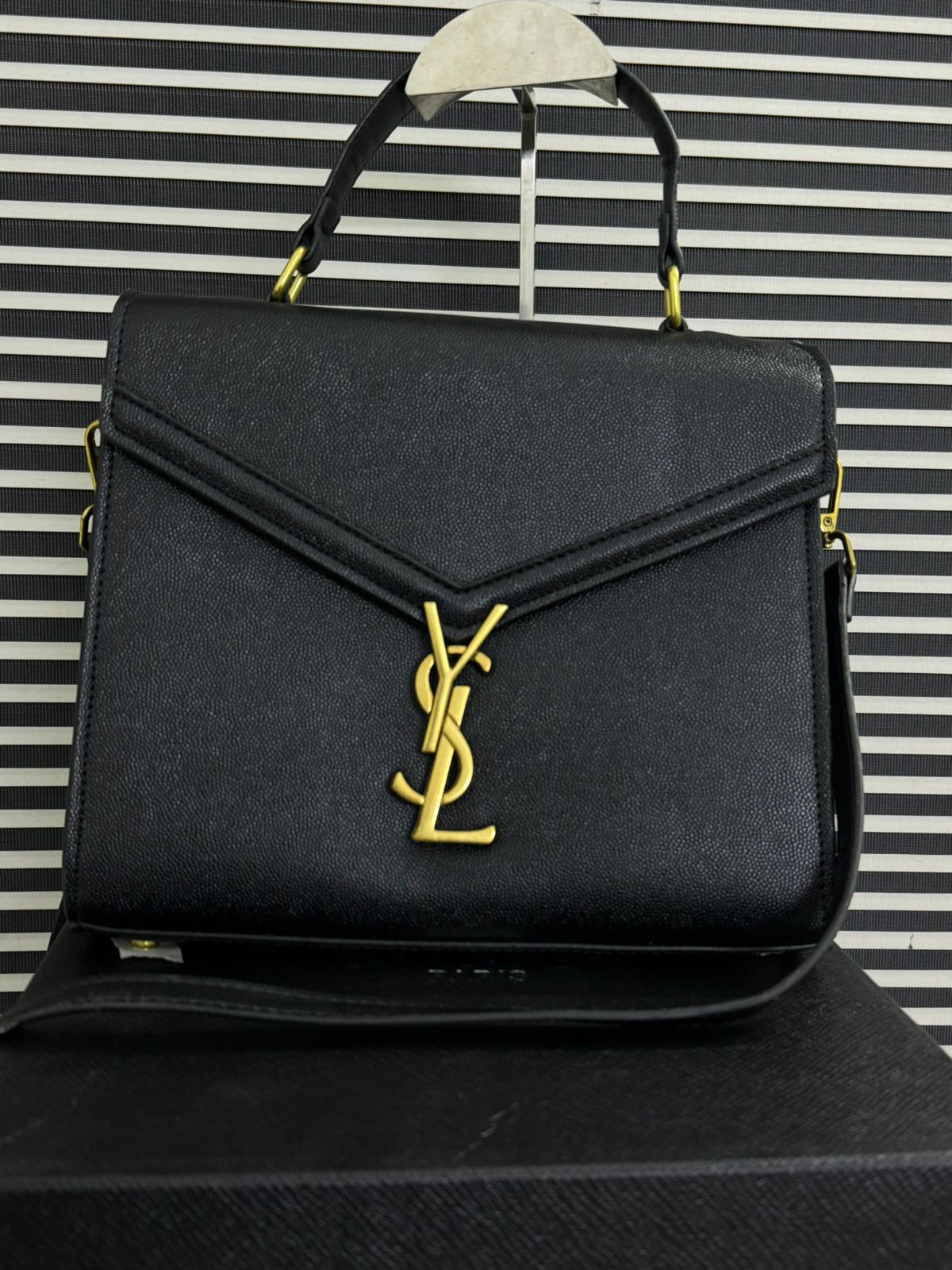 Famous Brand Y-S-L Yv-es Sai-nt Lau-rent Cassandra Medium Top Handle Bag for Women