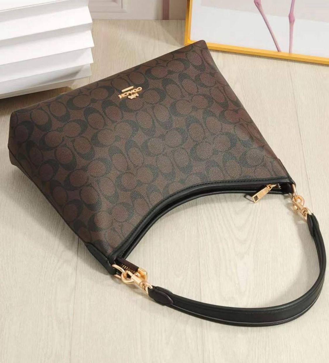 Coach Laurel Shoulder Bag In Signature Canvas