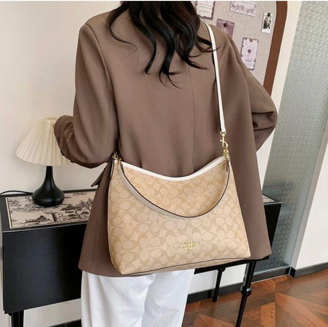 Coach Laurel Shoulder Bag In Signature Canvas