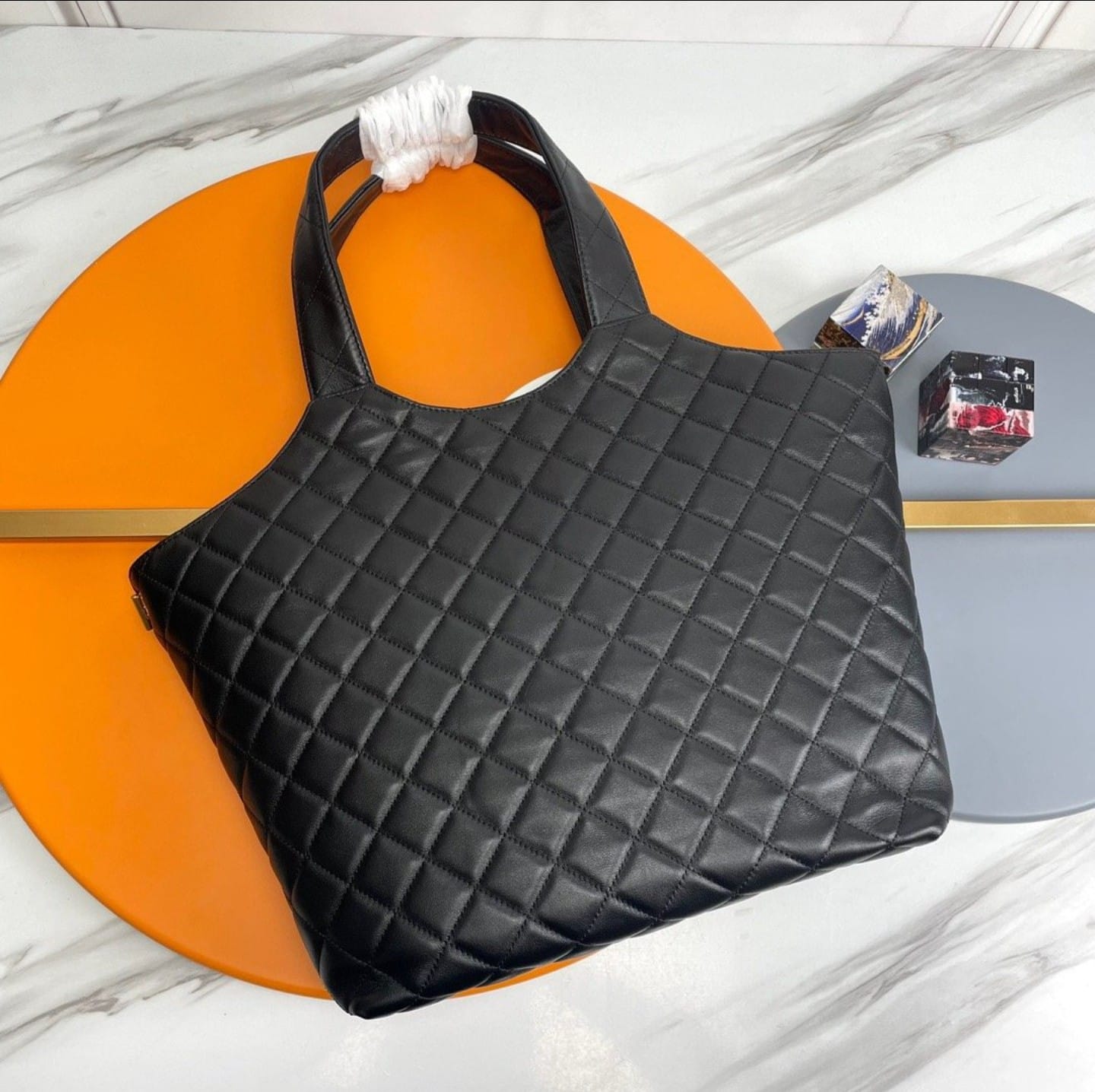 Sa int Lau rent icare Black Quilted Maxi Shopping Bag Medium Size