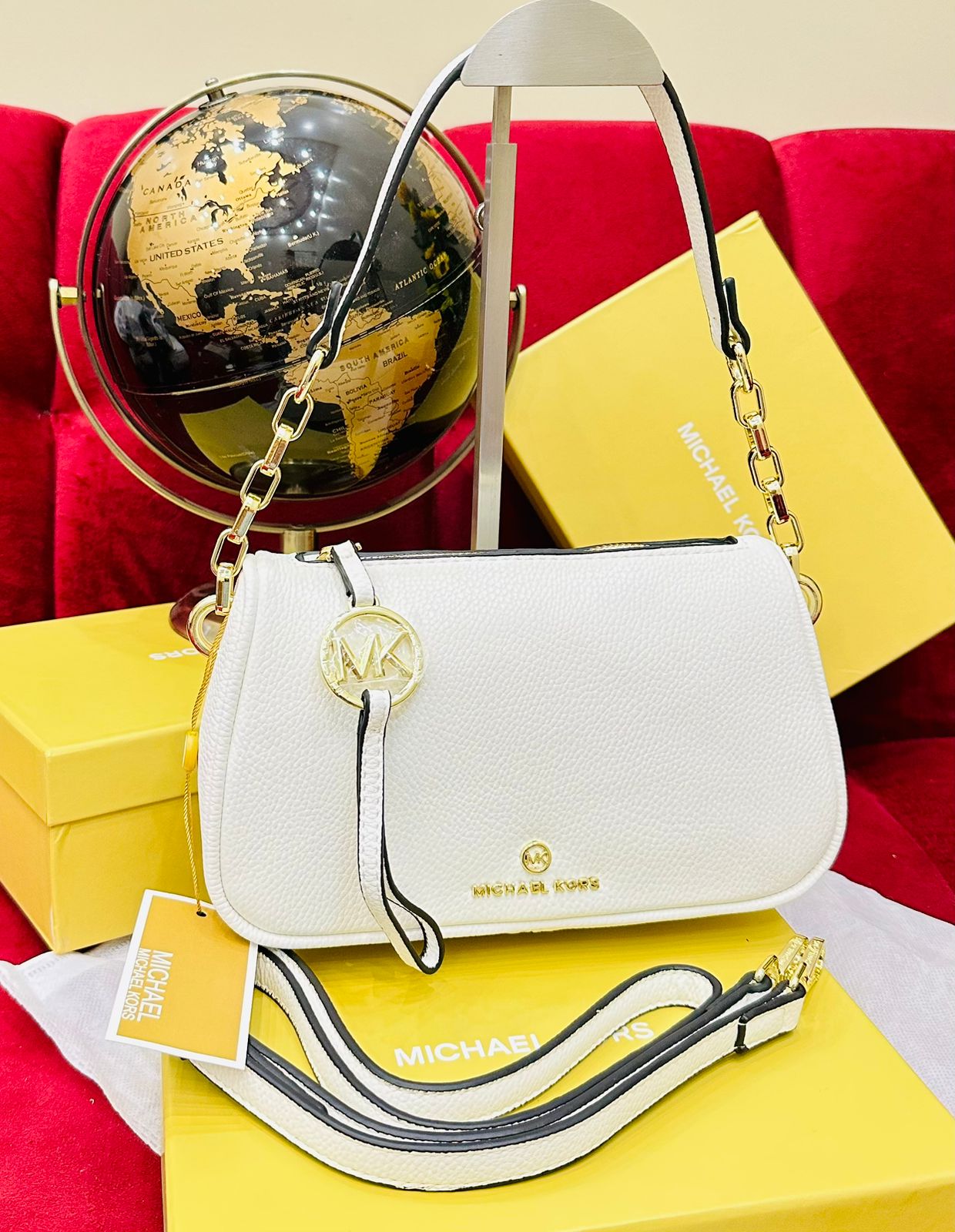 Michael Kors MK Jet Set Zip-Up Shoulder Bag White