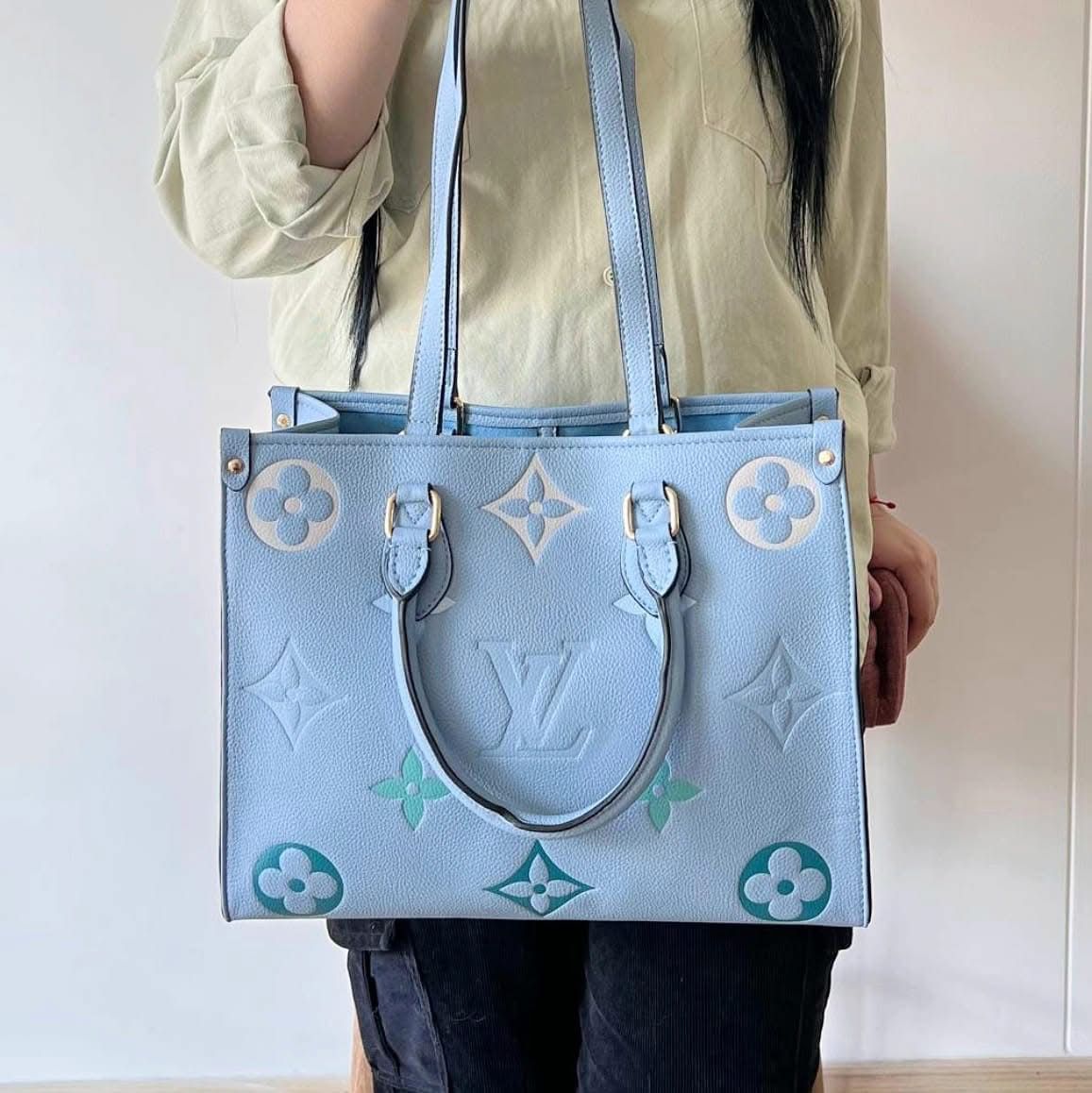 Louis Vuitton LV OnTheGo MM size