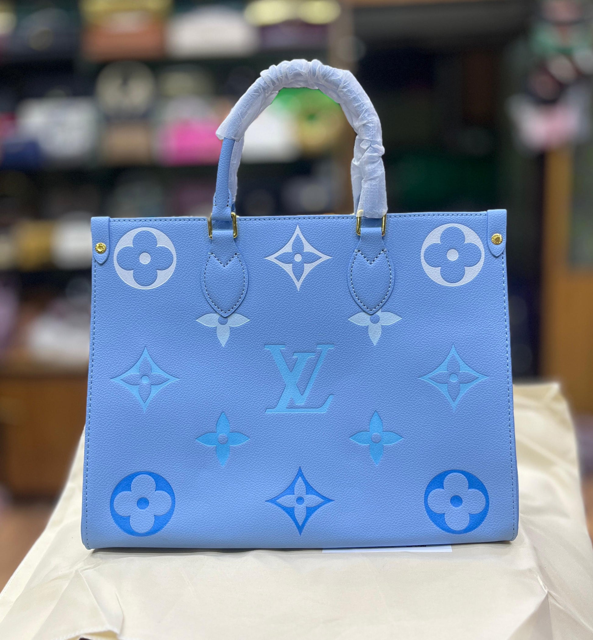 Louis Vuitton LV OnTheGo MM size