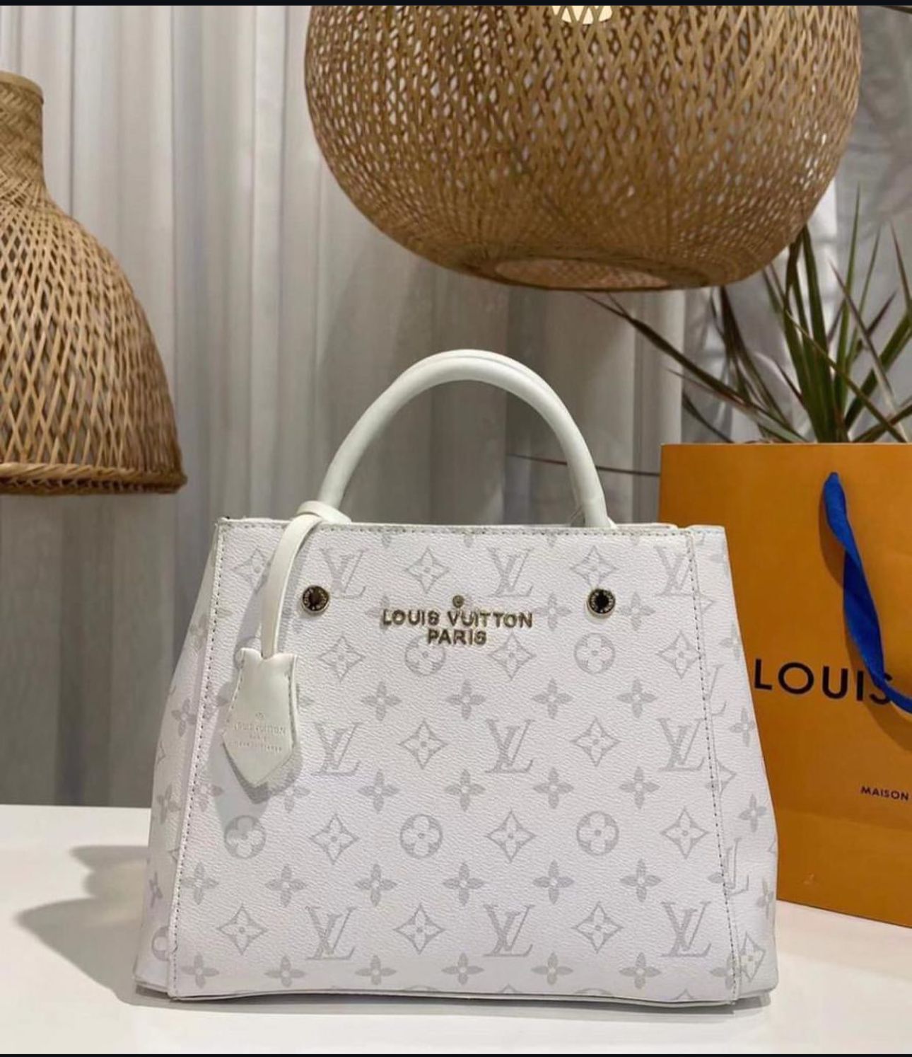 Louis Vuitton LV Montaigne Handbag MM 3