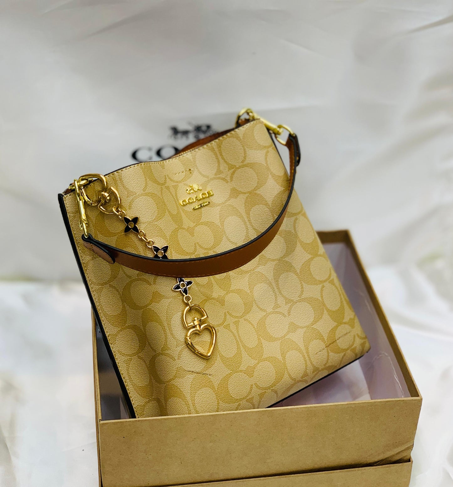 Luxury Co-ach Bucket Bag Premium Quality Shoulder Bag by StyleIcon247