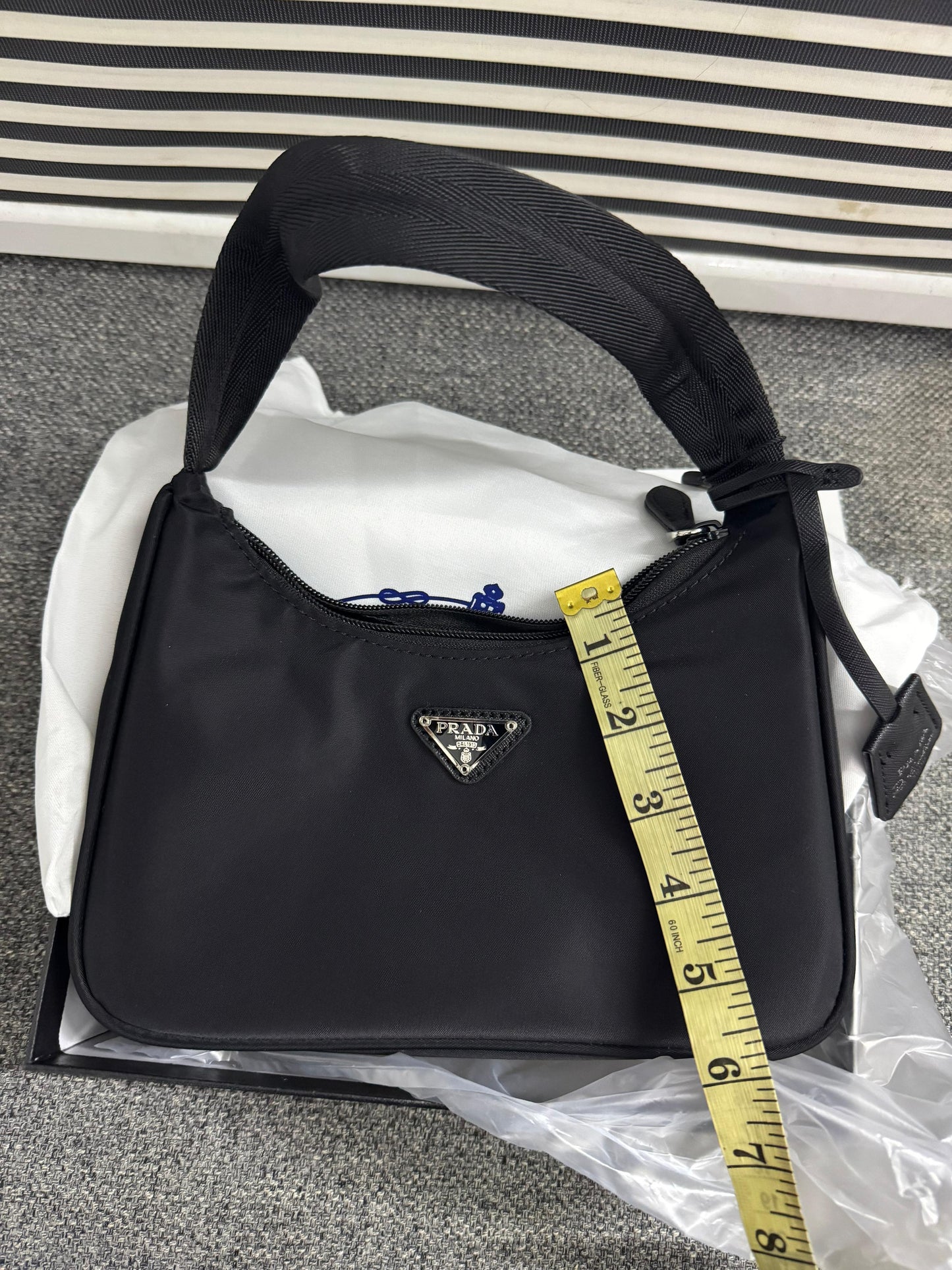 Famous Brand Pra-da Re Edition 2000 Mini Nylon Shoulder Bag for Women