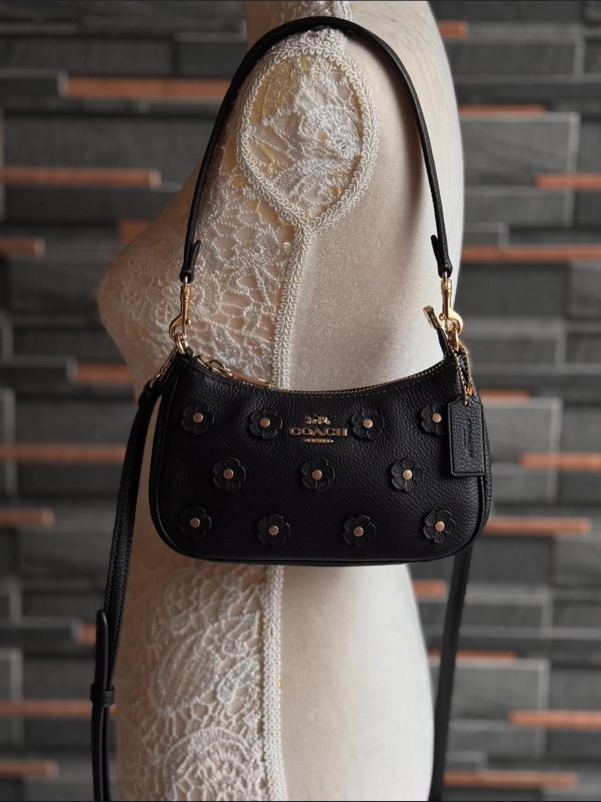 Luxury Co-ach Teri Shoulder Bag with Flower Rivet for Women