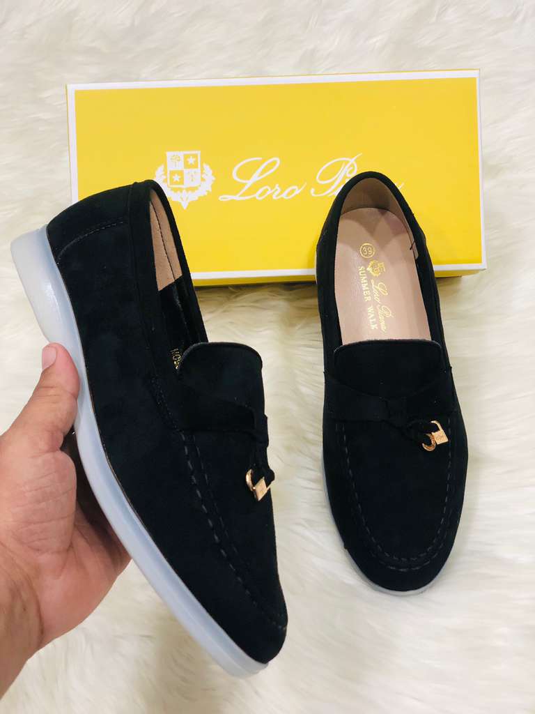 Lo ro Pia na Black Color Shoes for Women