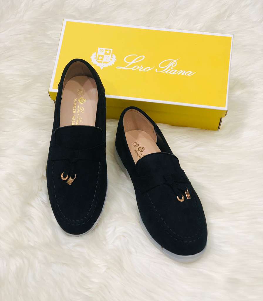 Lo ro Pia na Black Color Shoes for Women