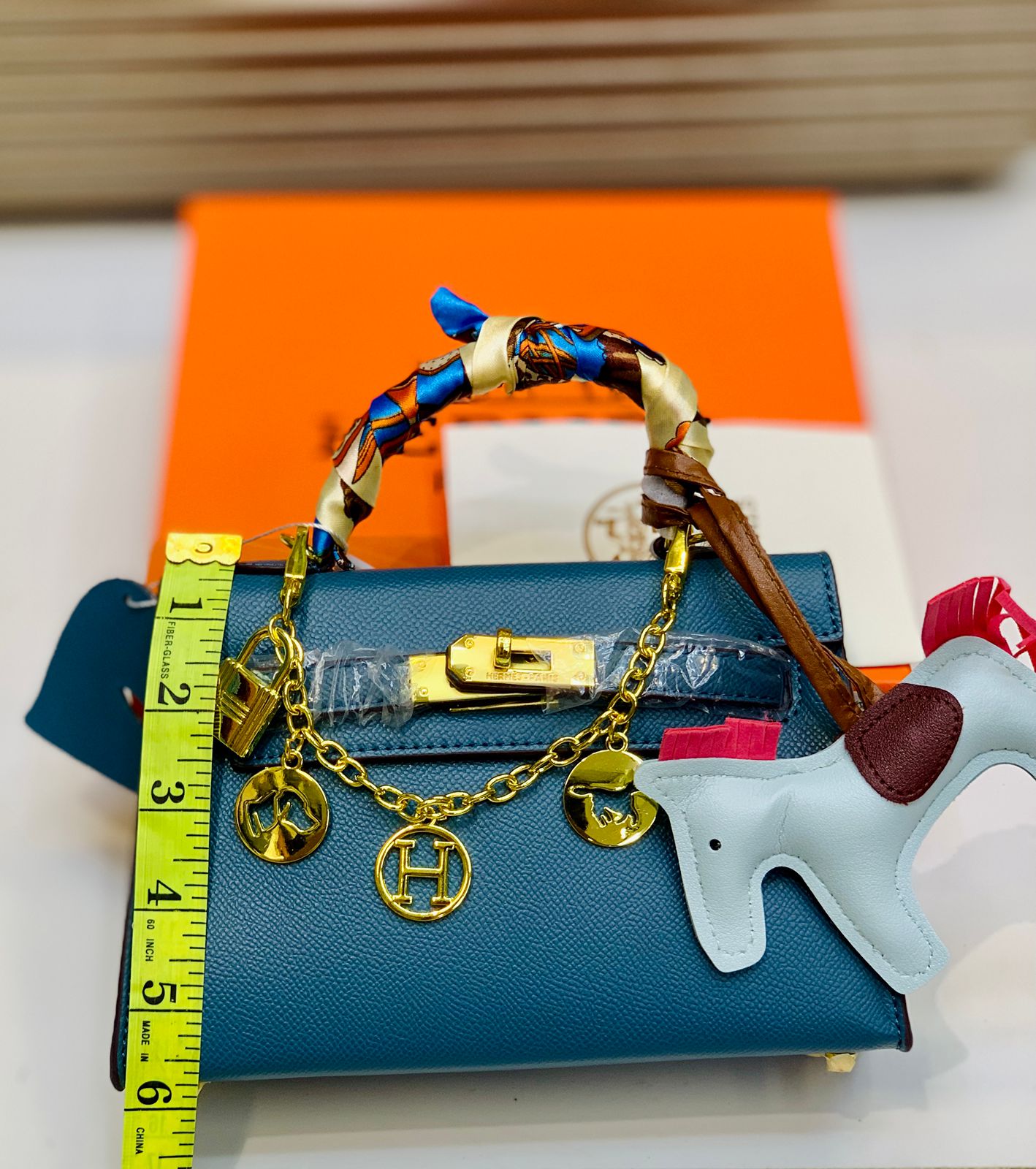 Famous Brand Her-mes Kelly 20cm with Horse and Ornament Handbag for Women