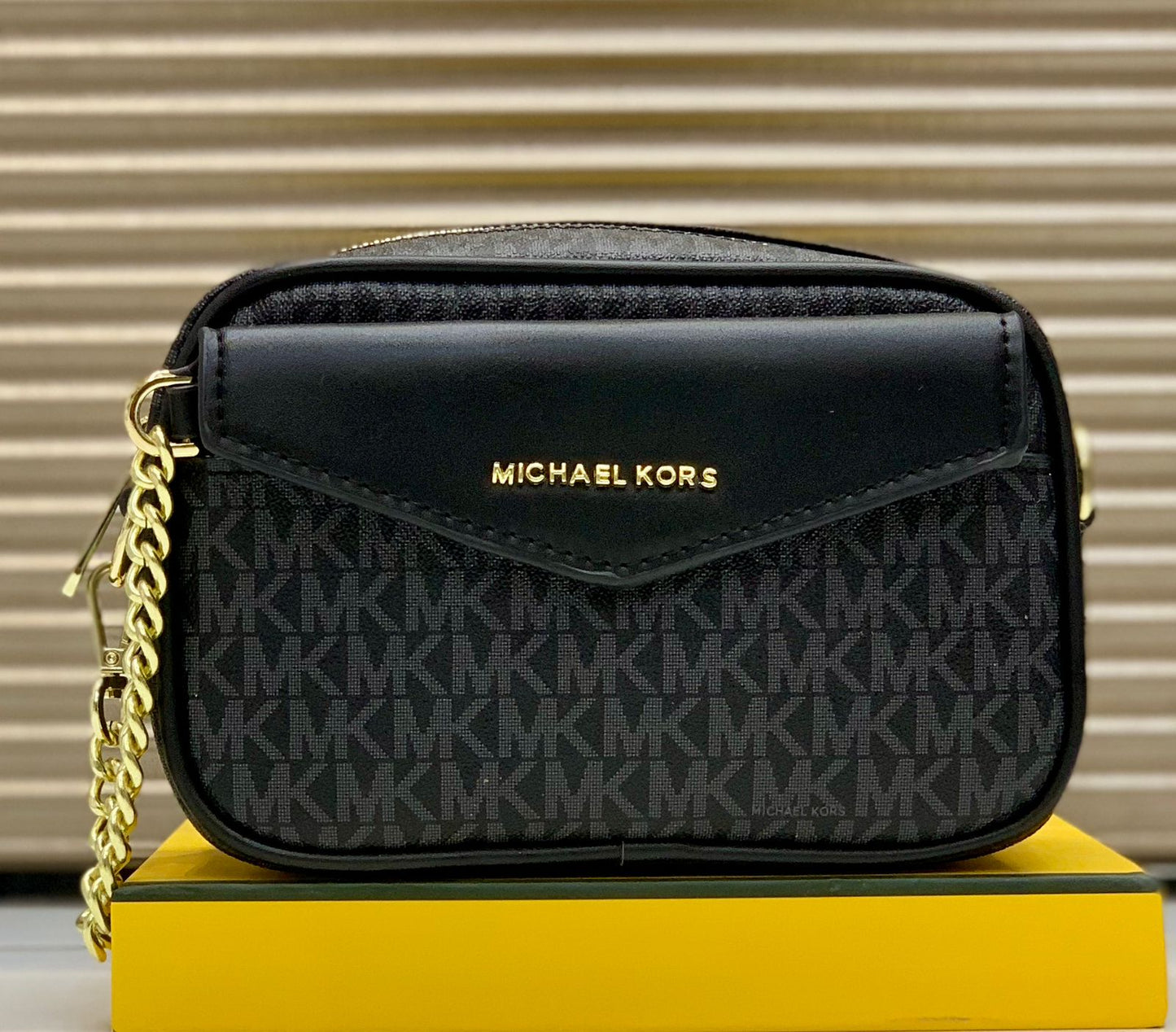 Fashion Brand MK Michael Kors Maisie Small 2-in-1 Camera Bag Crossbody Bag for Women