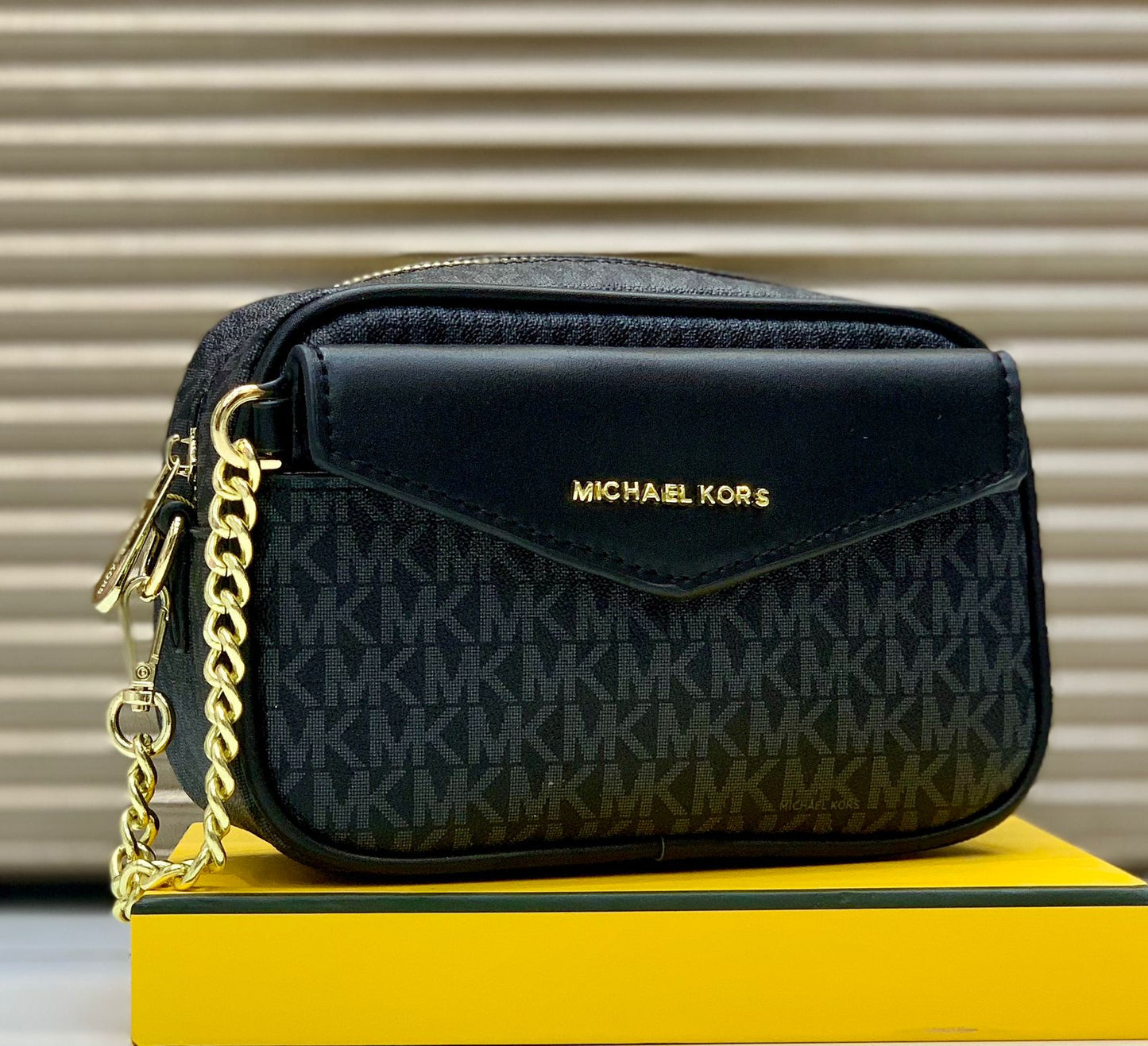 Fashion Brand MK Michael Kors Maisie Small 2-in-1 Camera Bag Crossbody Bag for Women