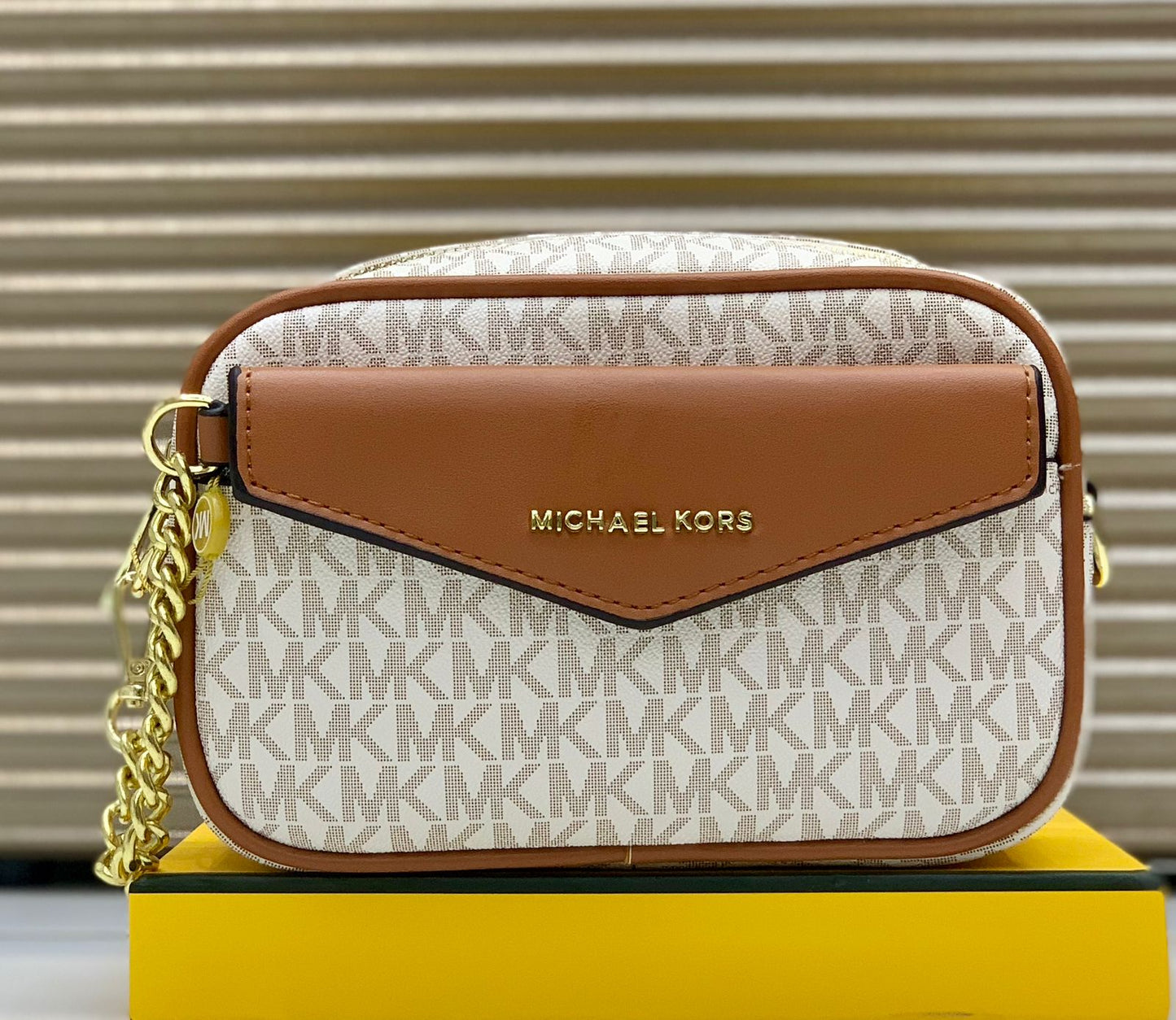 Fashion Brand MK Michael Kors Maisie Small 2-in-1 Camera Bag Crossbody Bag for Women