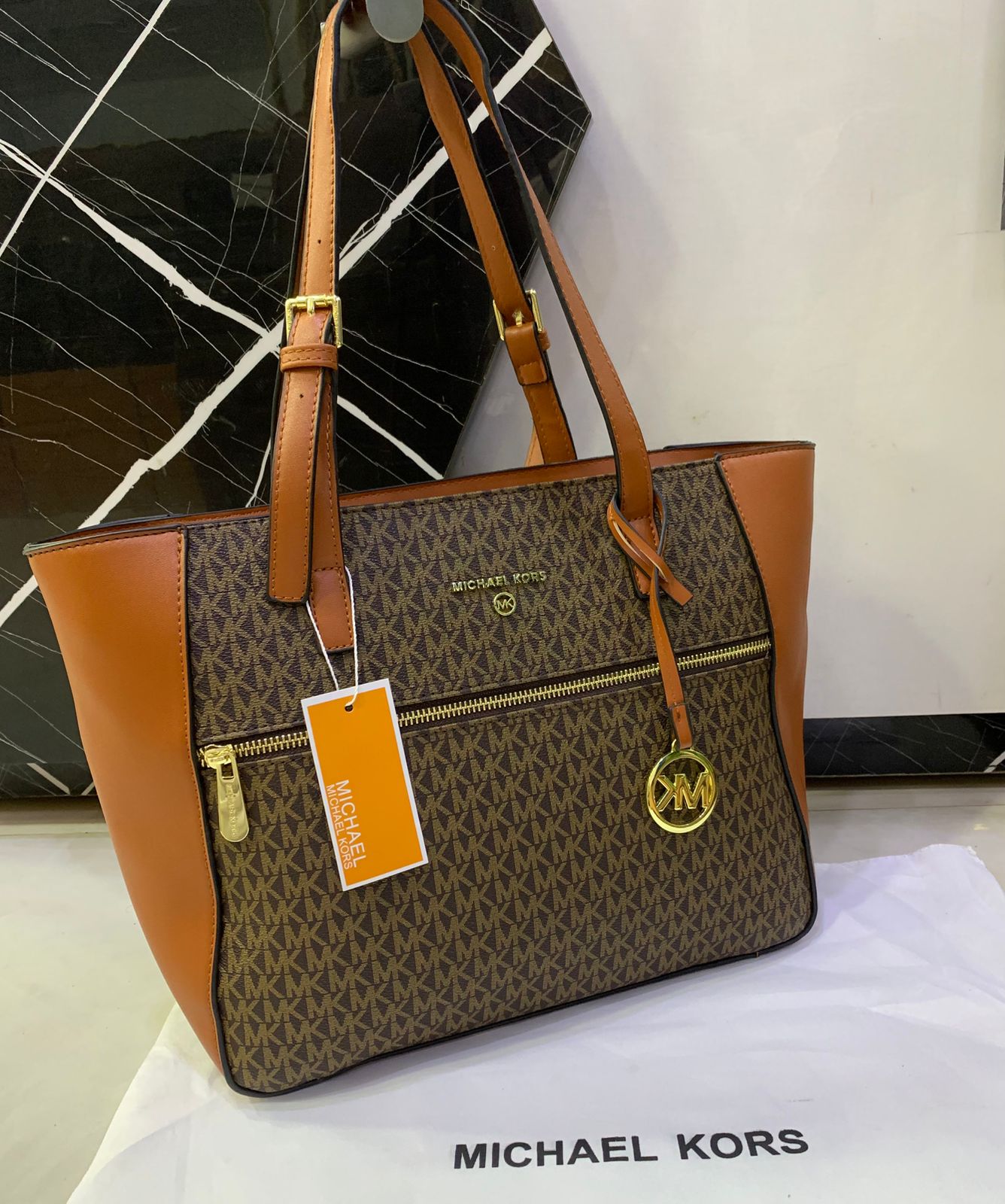 Micheal Kors MK tote bag with Pouch