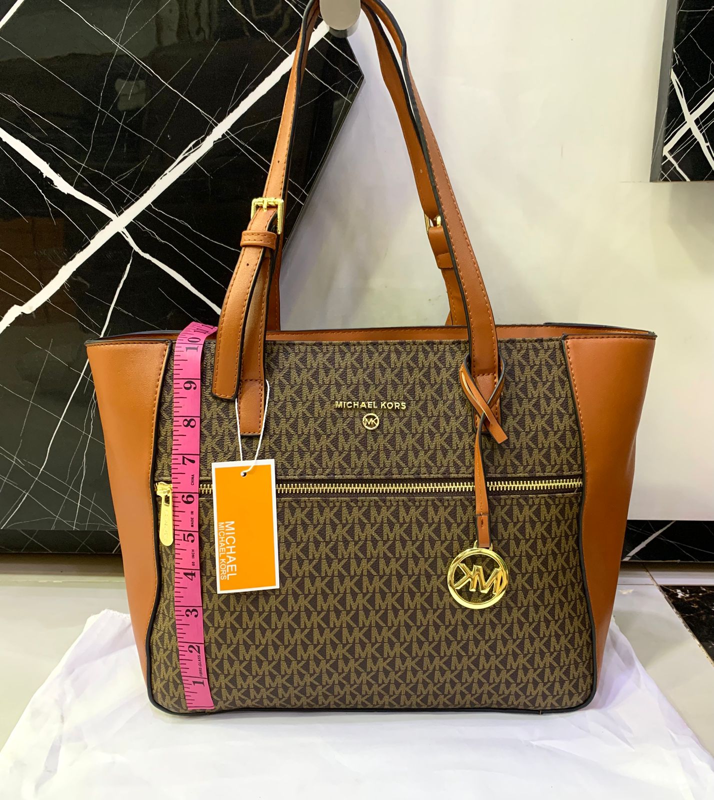 Micheal Kors MK tote bag with Pouch