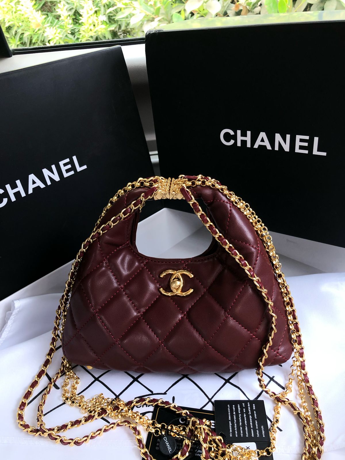 Channel 24a Limited Edition Small Hobo Chain bag Blood Red