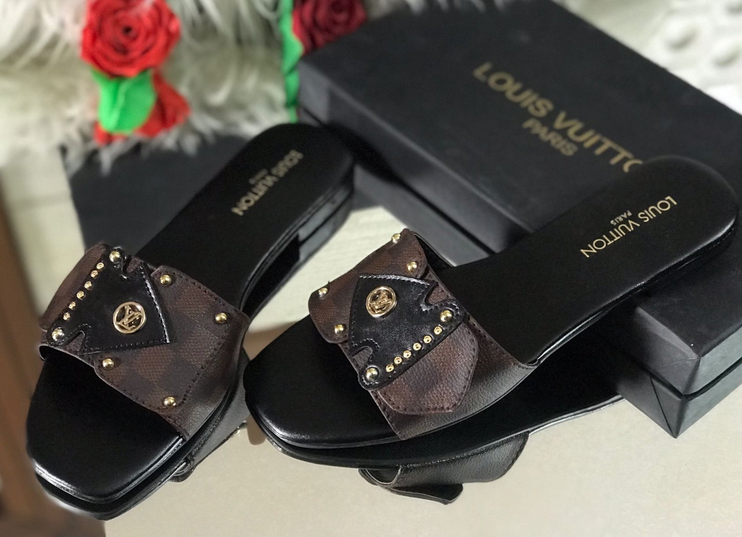 Famous L-V Lou-is Vui-tton Slippers for Women
