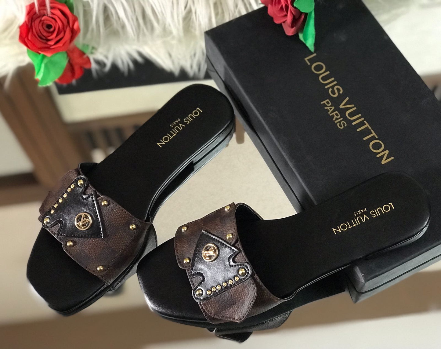 Famous L-V Lou-is Vui-tton Slippers for Women