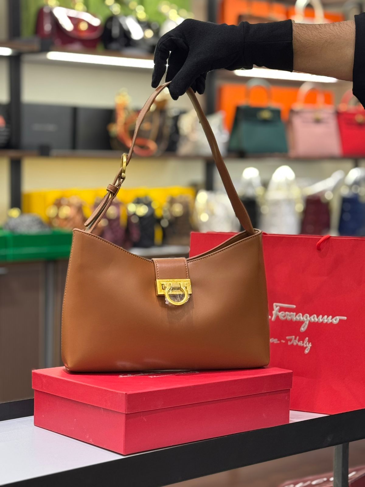 FER-RAGAMO TRIFOLIO SHOULDER BAG FOR WOMEN