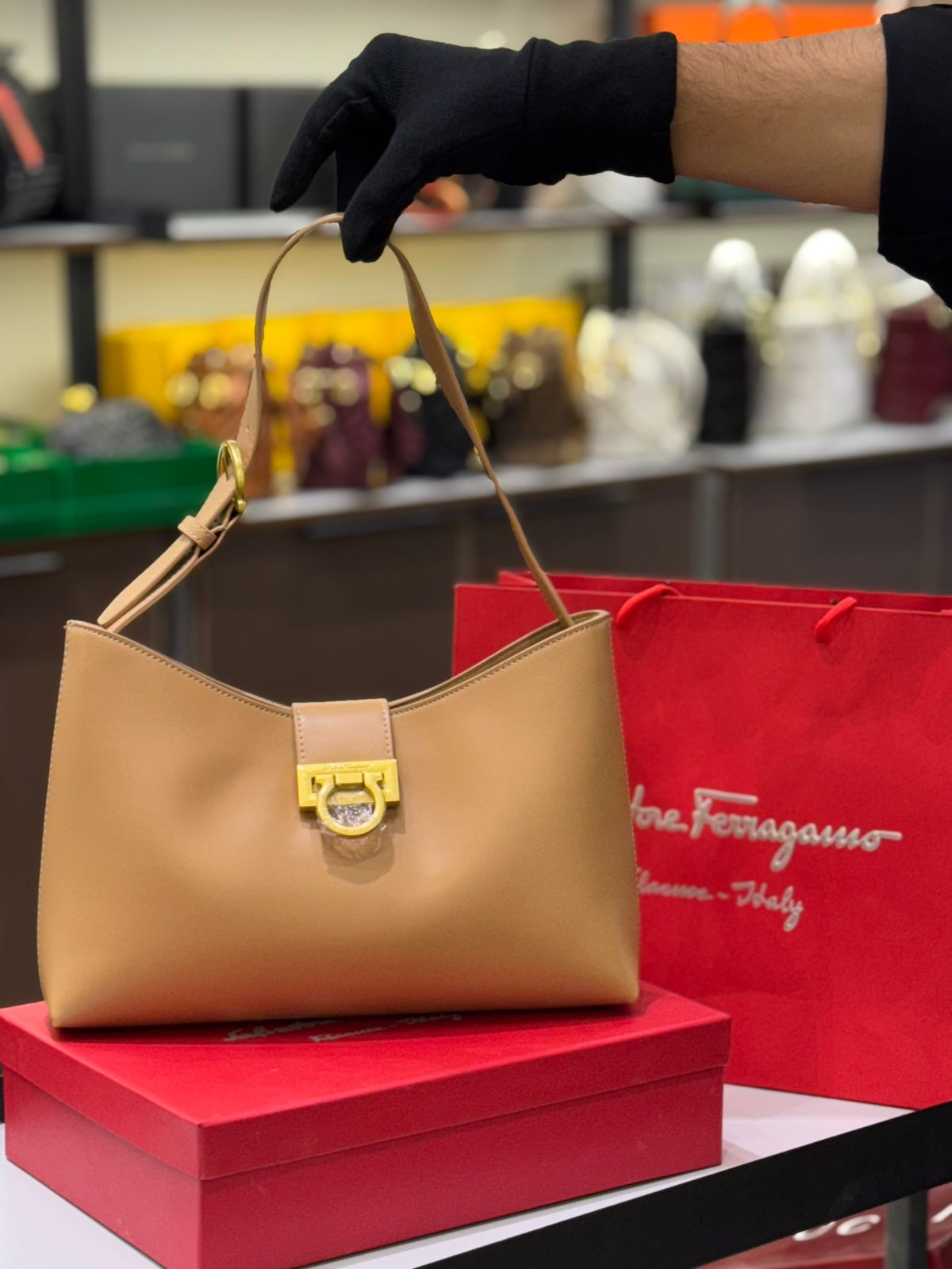 FER-RAGAMO TRIFOLIO SHOULDER BAG FOR WOMEN